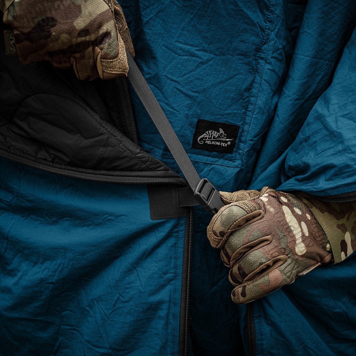 Pončo Helikon-Tex Swagman Roll Climashield Apex se spacím vakem – Aqua Blue