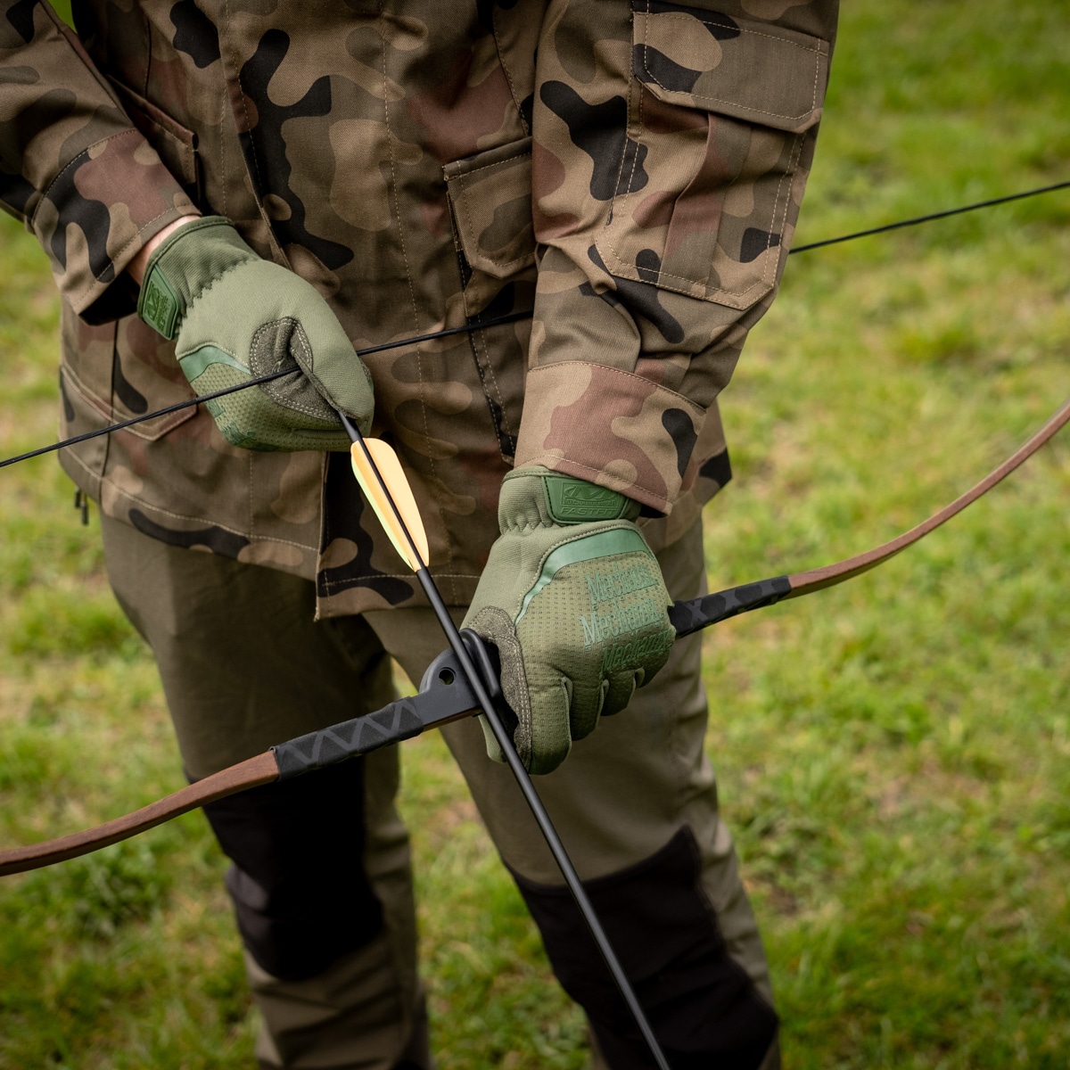 Luk klasický Poe Lang Robin Hood longbow - dřevěný - sada