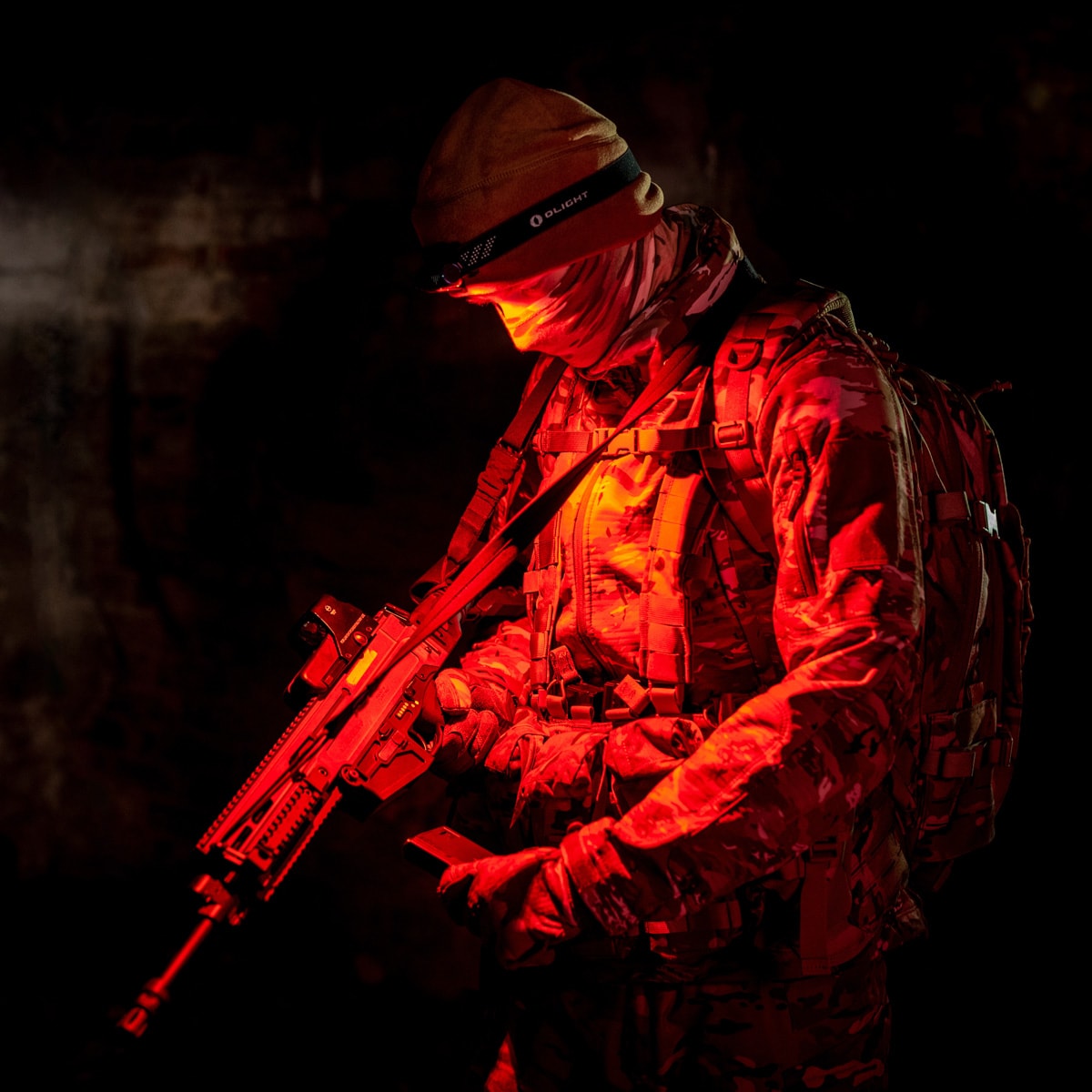 Svítilna čelová a úhlová Olight Perun 2 Mini Cool White Black s páskem - 1100 lumenů