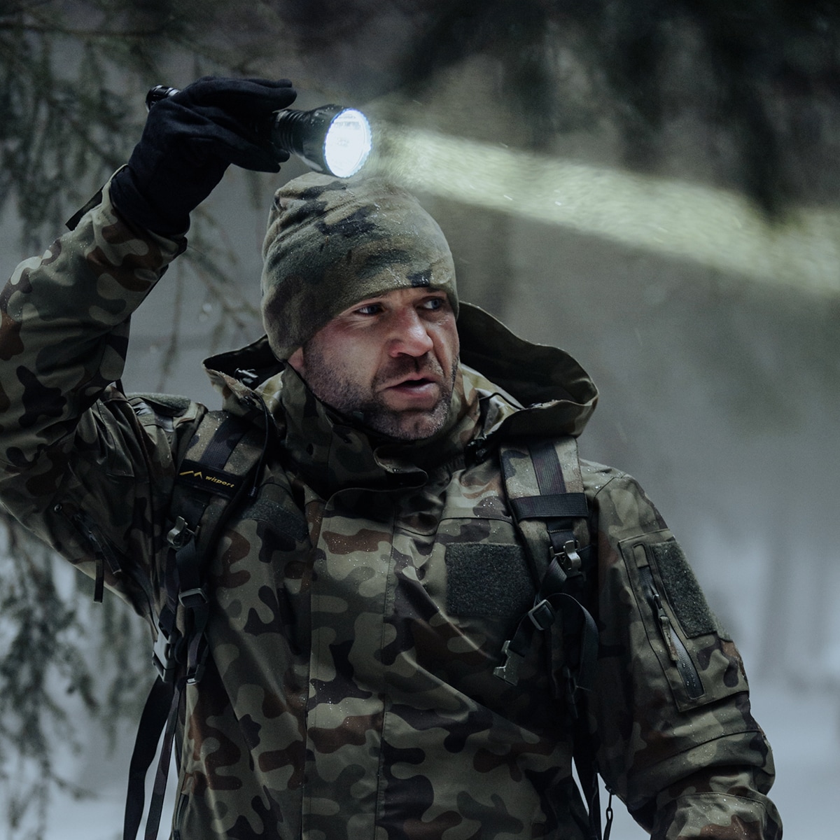 Taktická a pátrací svítilna Olight Javelot Turbo - dosah 1300 m