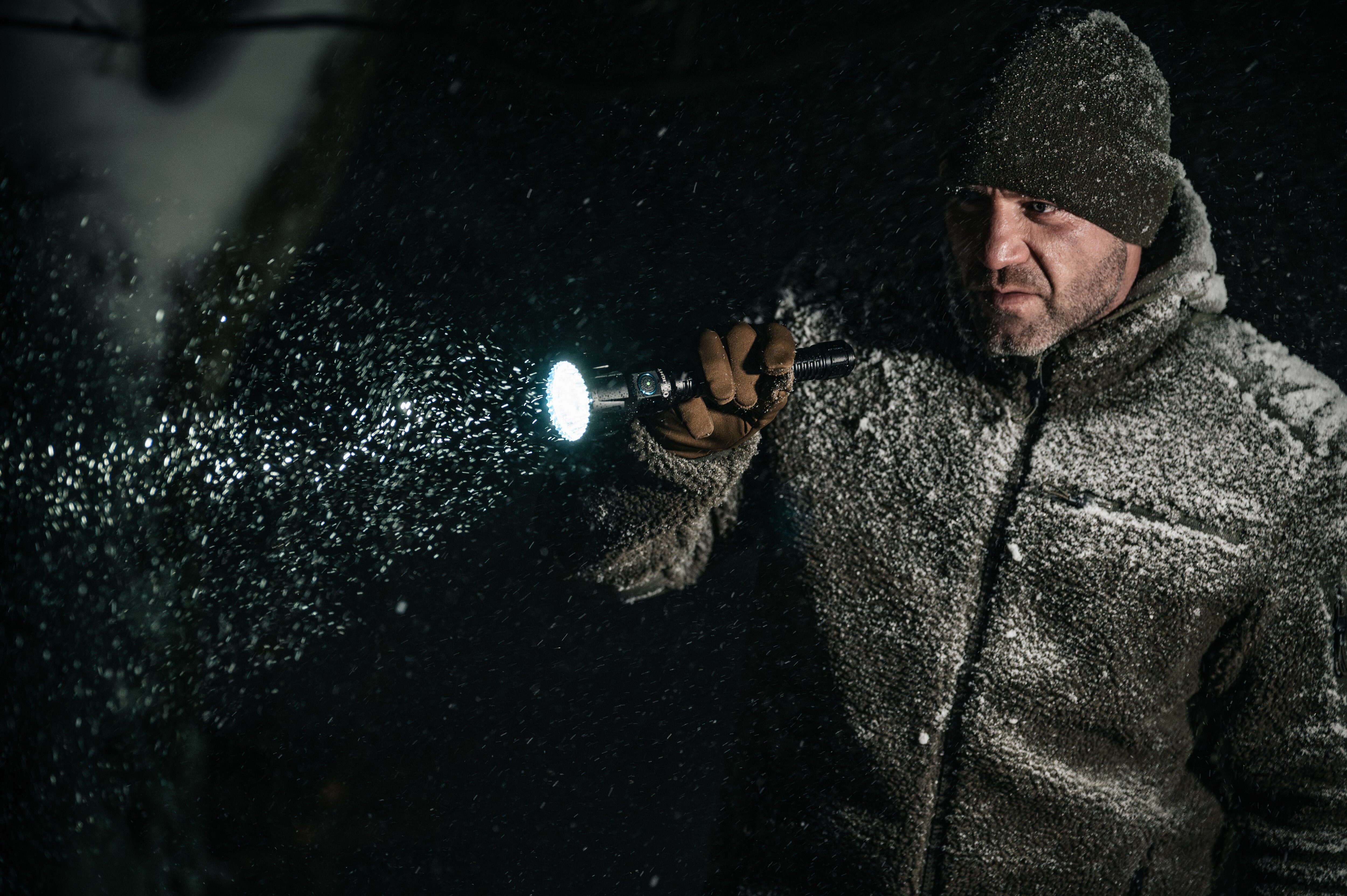 Taktická a pátrací svítilna Olight Javelot Turbo - dosah 1300 m