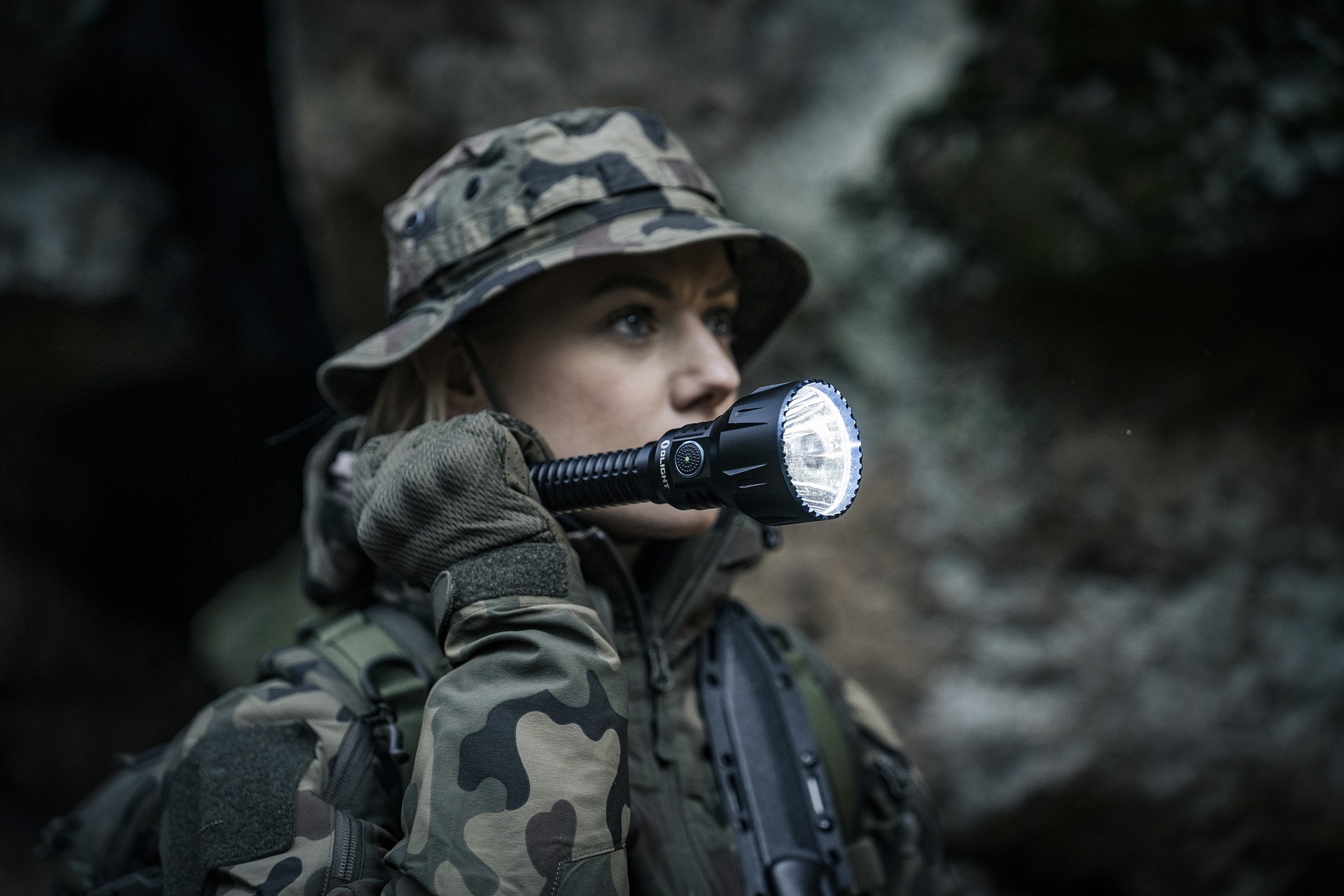 Taktická a pátrací svítilna Olight Javelot Turbo - dosah 1300 m