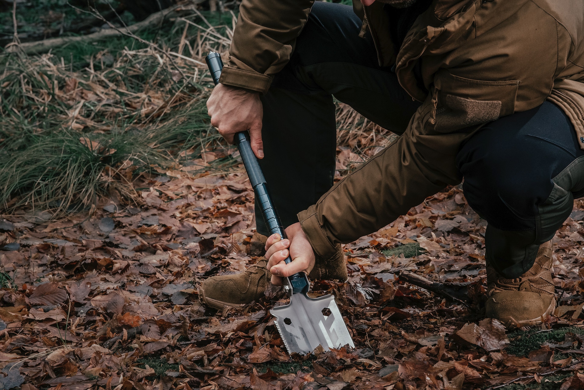 Lopatka Badger Outdoor MultiPurpose Folding Survival