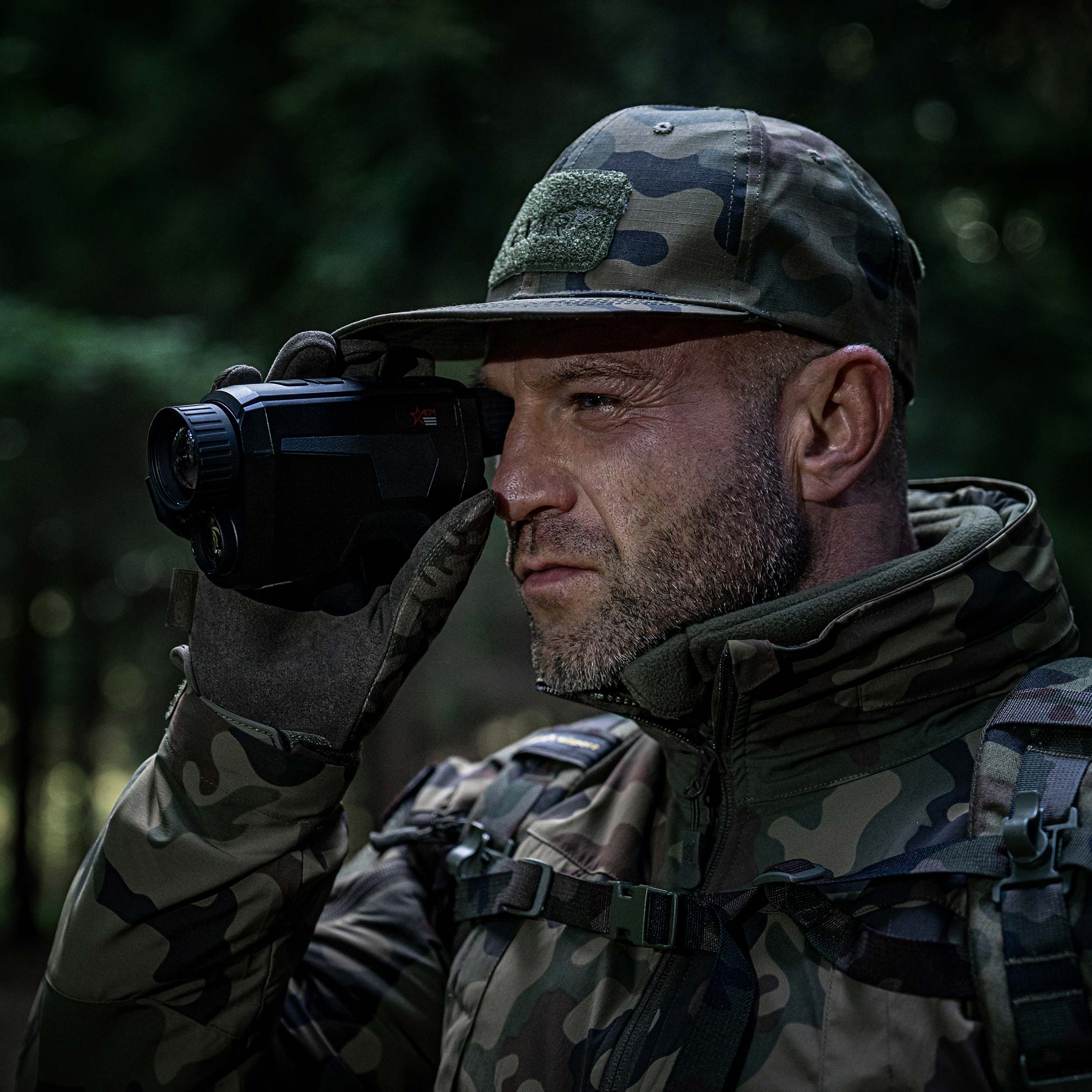 Termovizor AGM Fuzion TM35-384 s iluminátorem Sioux 850 - sada