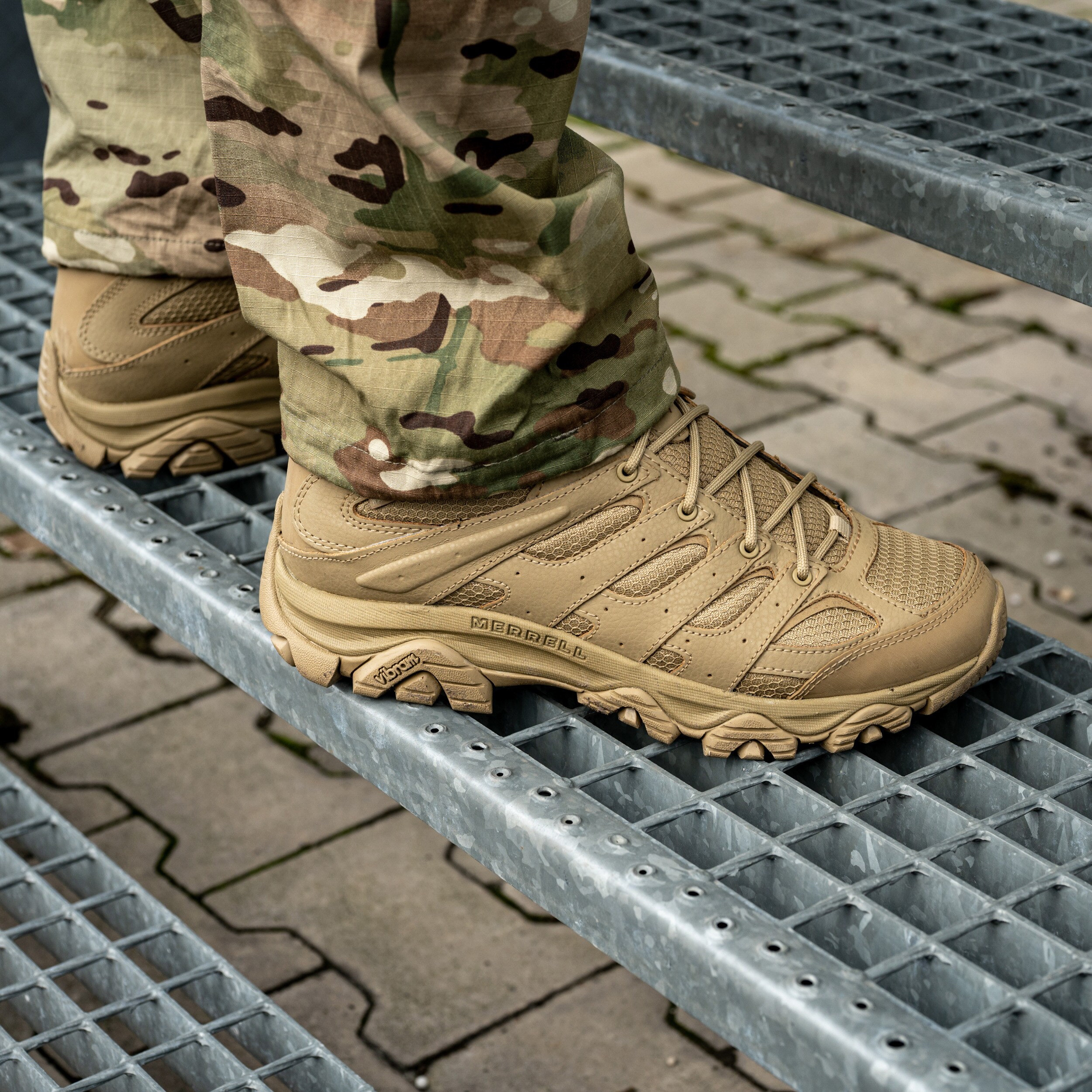 Boty Merrell MOAB 3 Mid Tactical Waterproof  - Dark Coyote