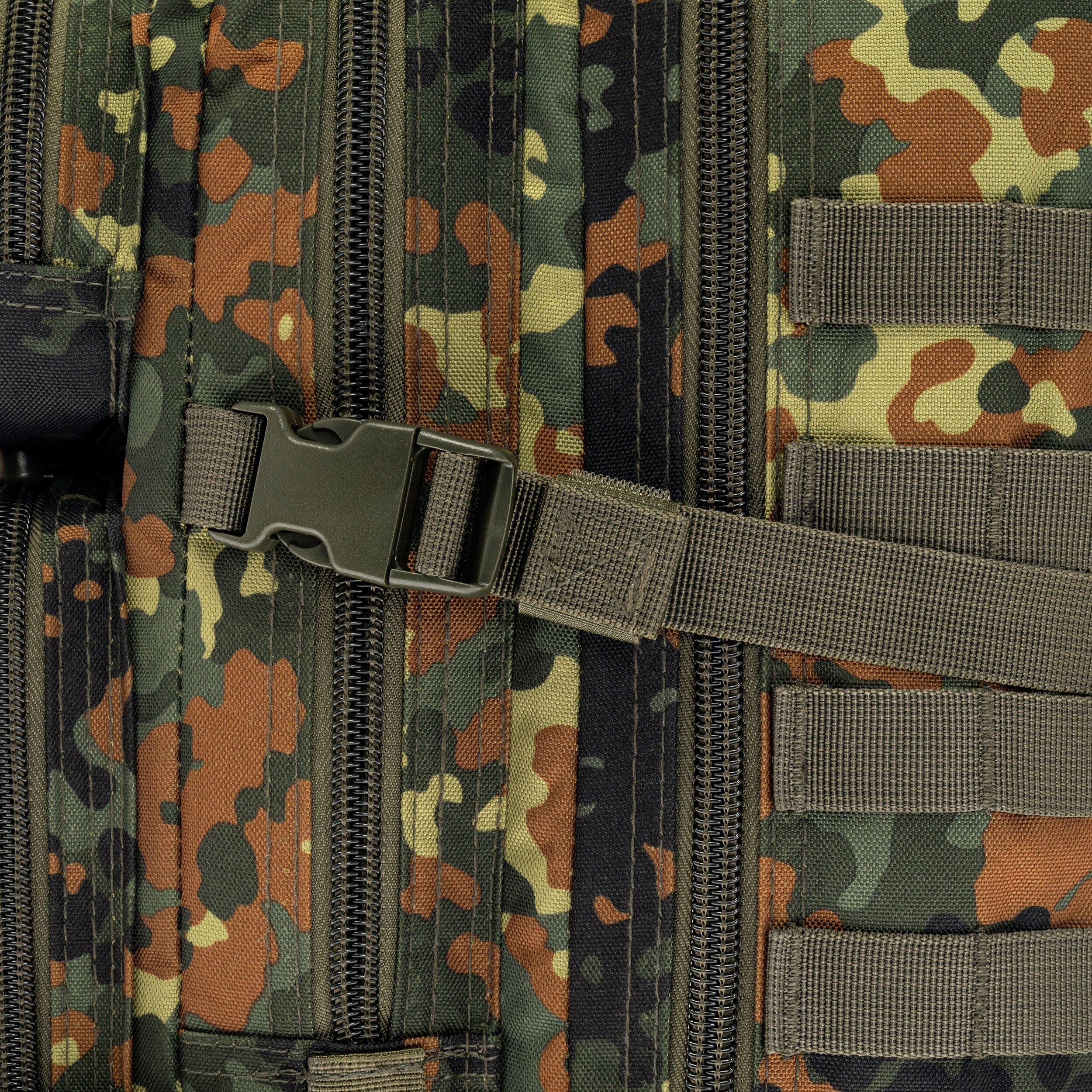 Batoh Mil-Tec Assault Pack Small 20 l – Flecktarn