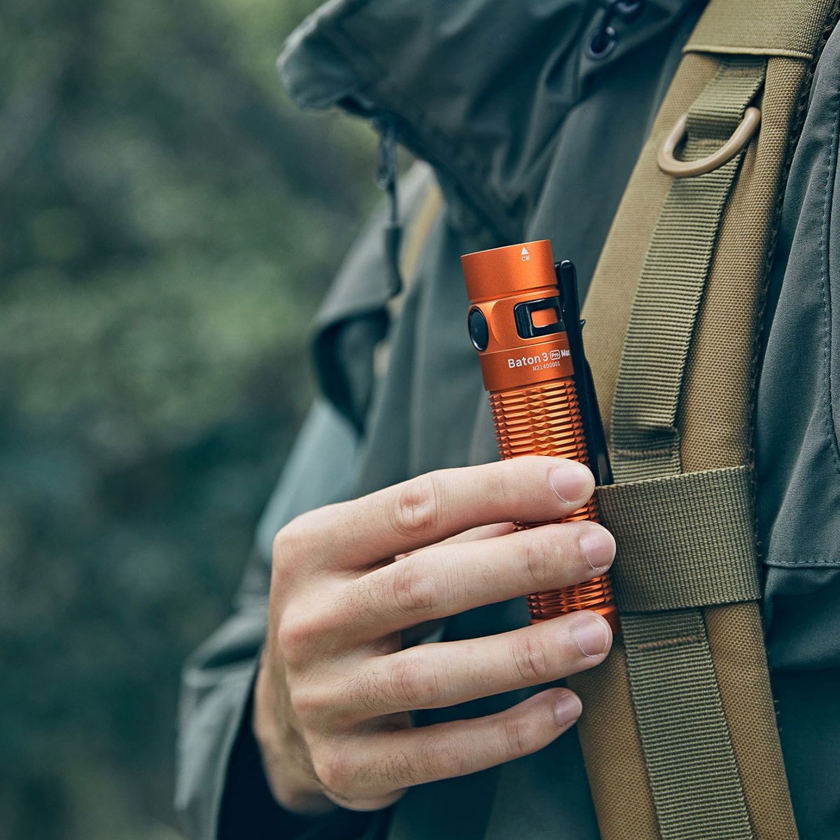Akumulátorová svítilna Olight Baton 3 Pro Max Cool White Orange - 2500 lumenů