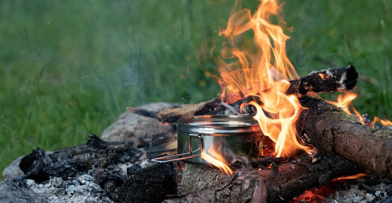 Jídlo v terénu, co si vybrat k vaření na ohni?
