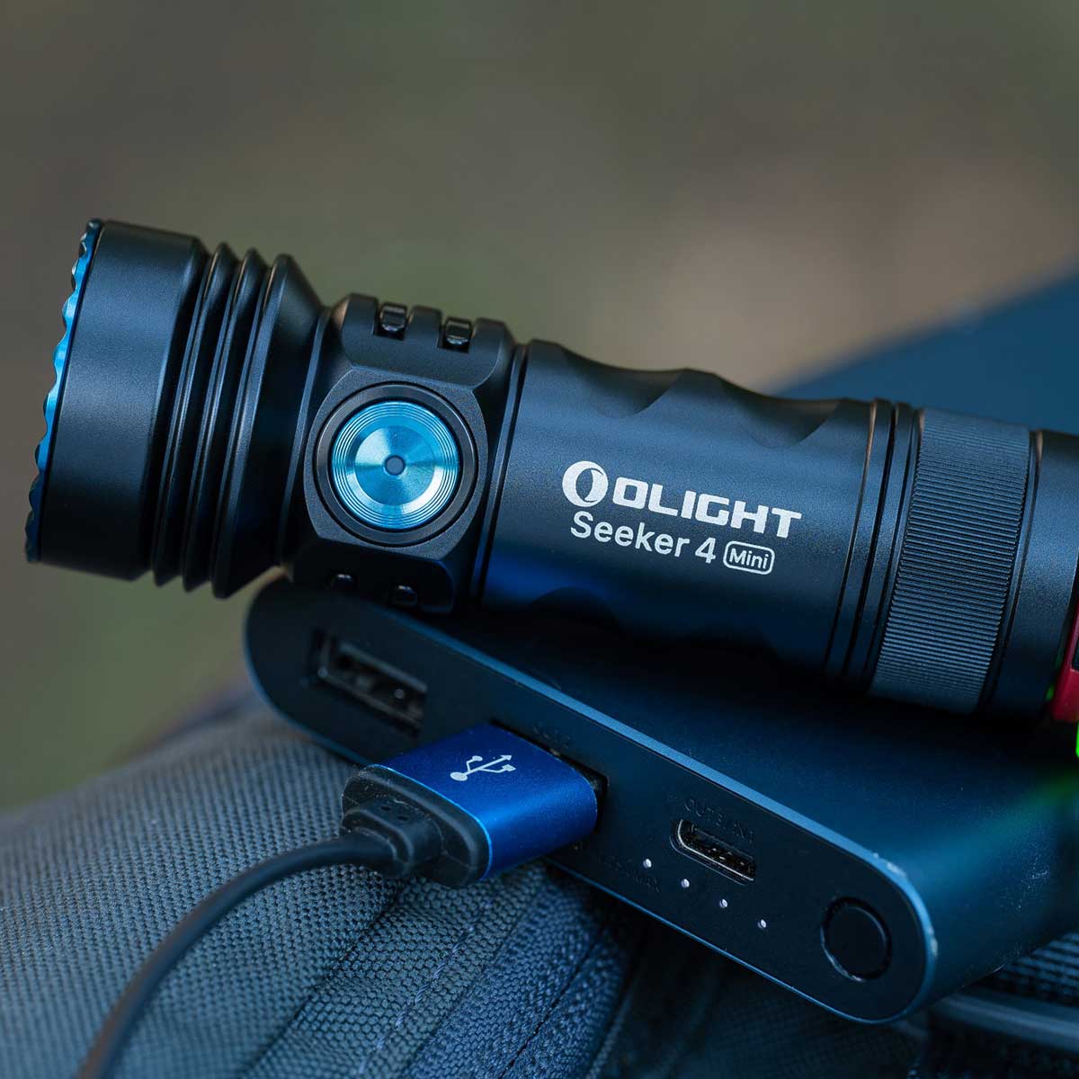Olight - Seeker 4 Mini Cool White - Taktische Taschenlampe Black - 1200 Lumen