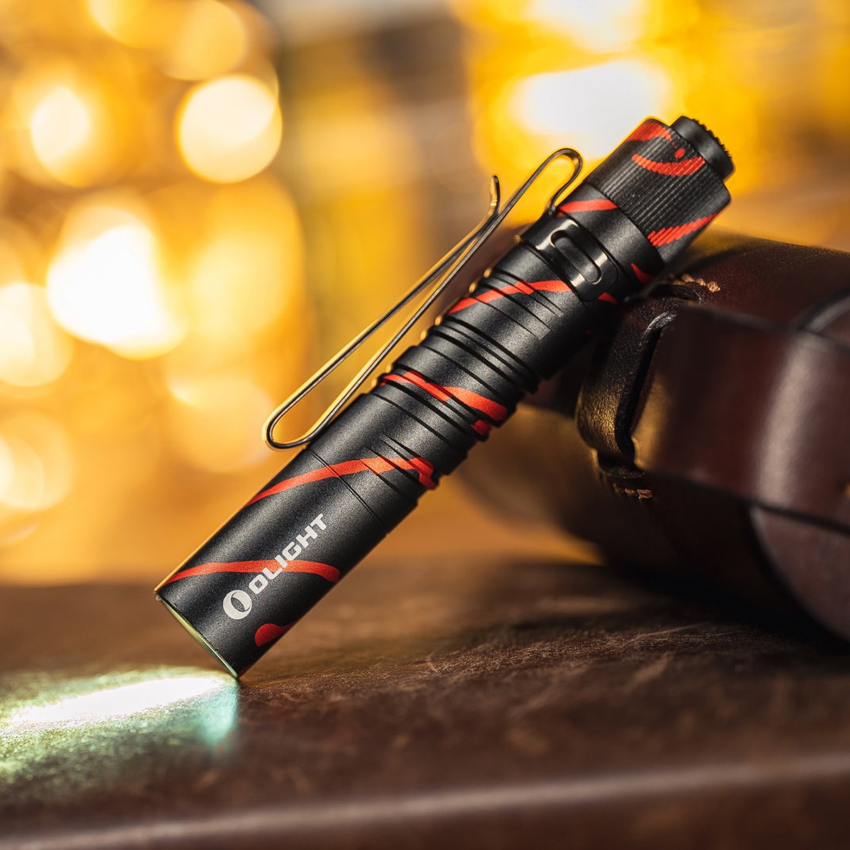 Olight - I3T EOS - Taschenlampe - Black Lava - 180 Lumen