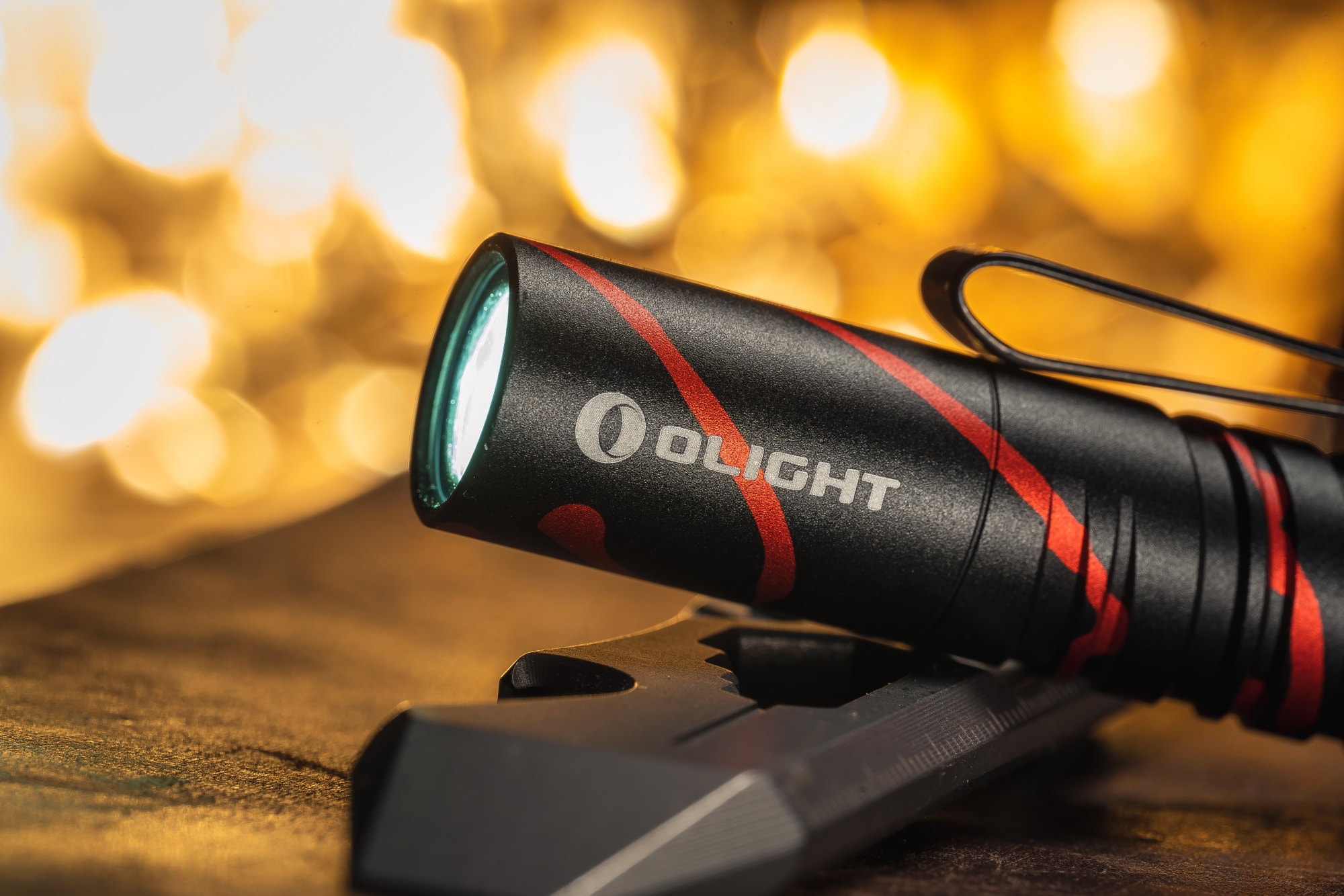 Olight - I3T EOS Taschenlampe Black Lava - 180 Lumen