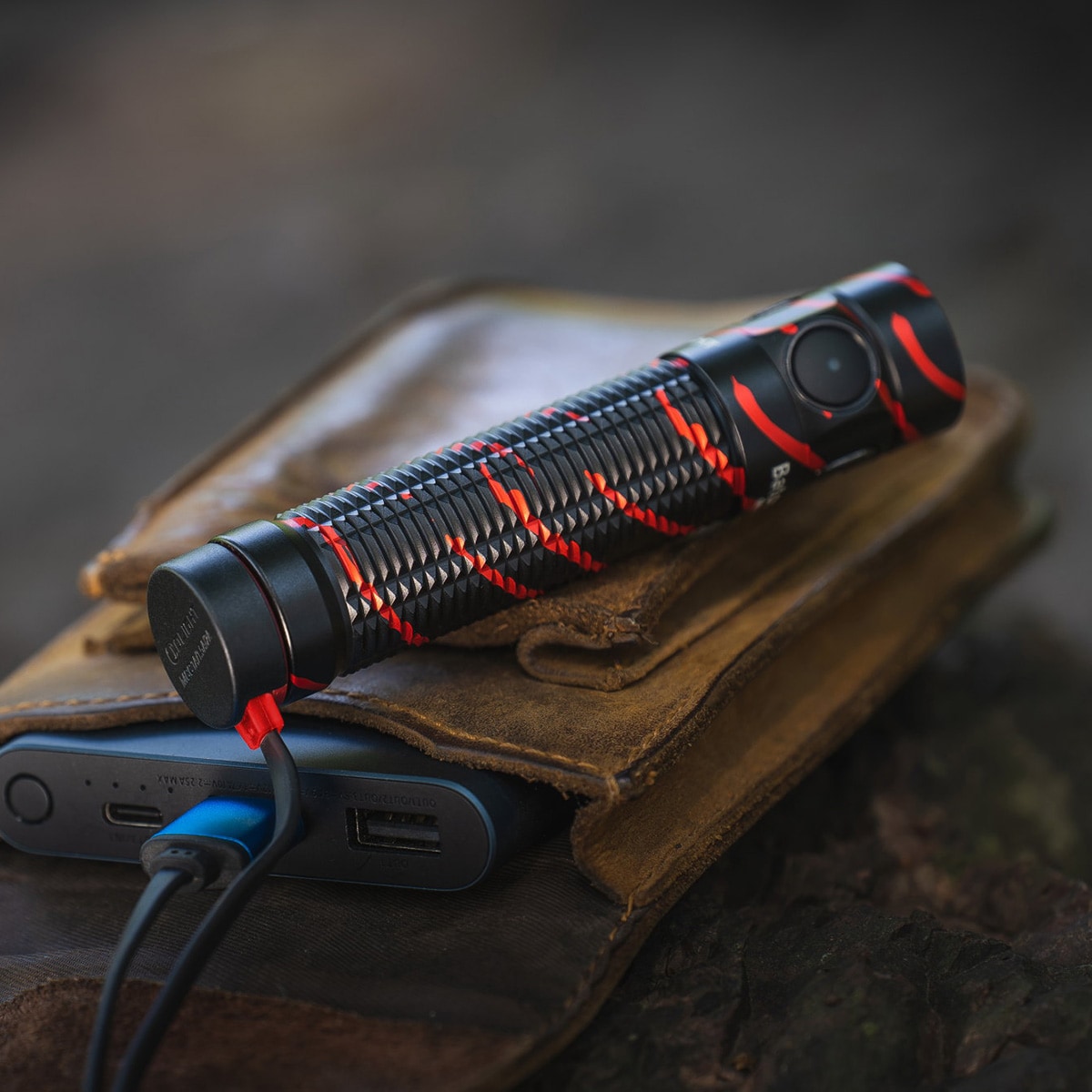 Olight - Baton 3 Pro Cool White Limited Edition - Akku-Taschenlampe - Black Lava - 1500 Lumen