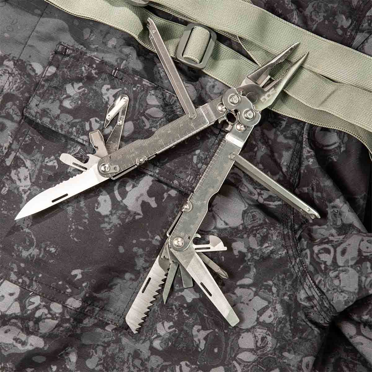 SOG - PowerLock V-Cutter Multitool