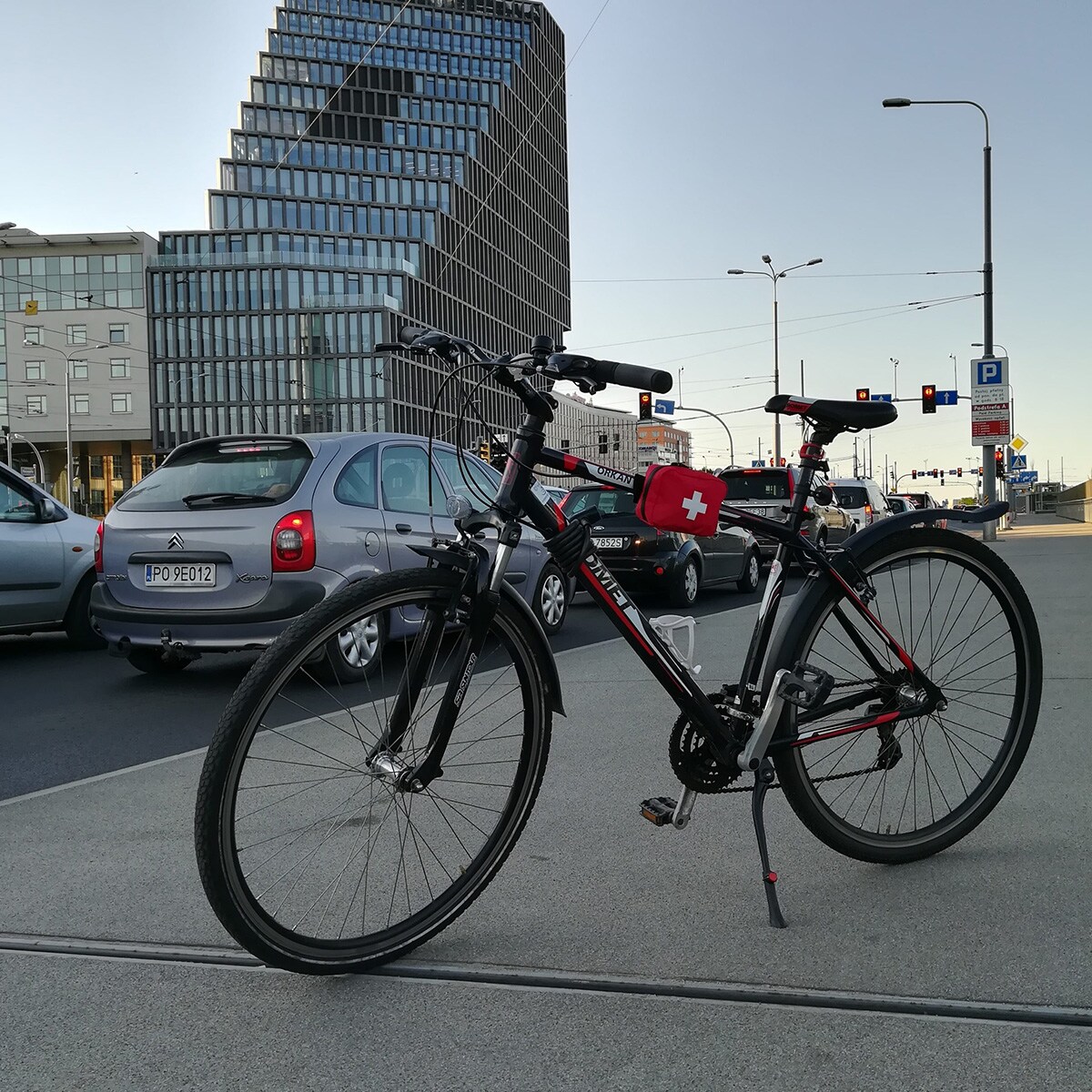 Medaid - Fahrrad- Erste-Hilfe-Set mit Zubehör Typ 250 Red - Wasserdicht