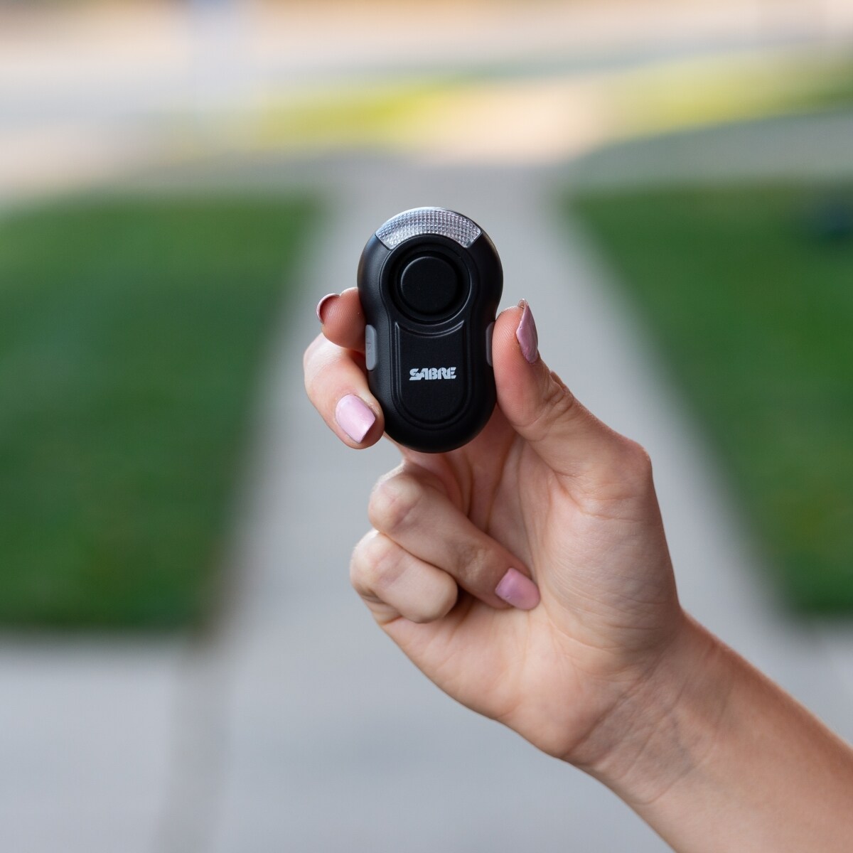 Sabre - Red Clip-On LED - Personenalarm mit Trageclip - Black