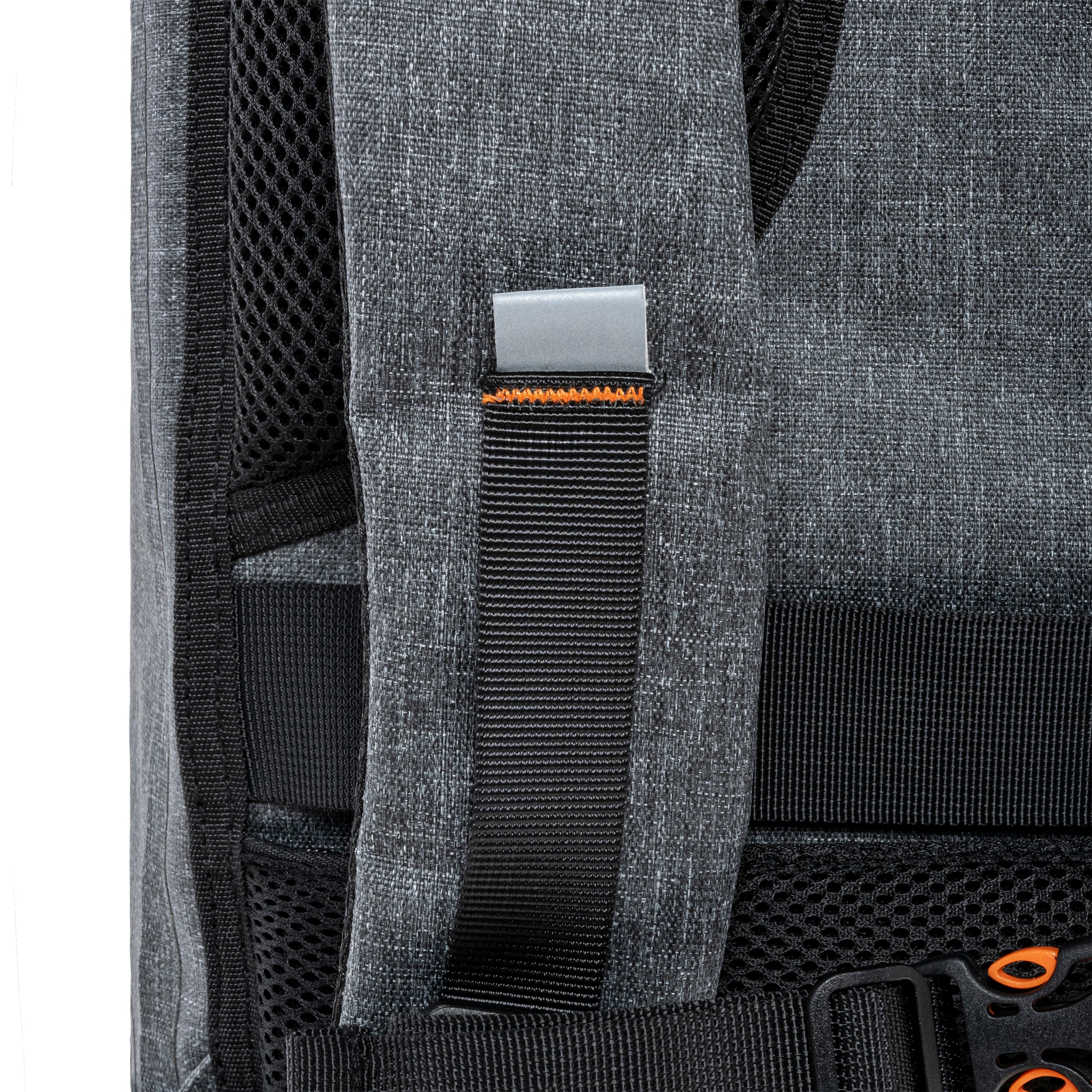 Sophia Corda - Fluchtrucksack 17 mit Ausrüstung 28 l - Grau