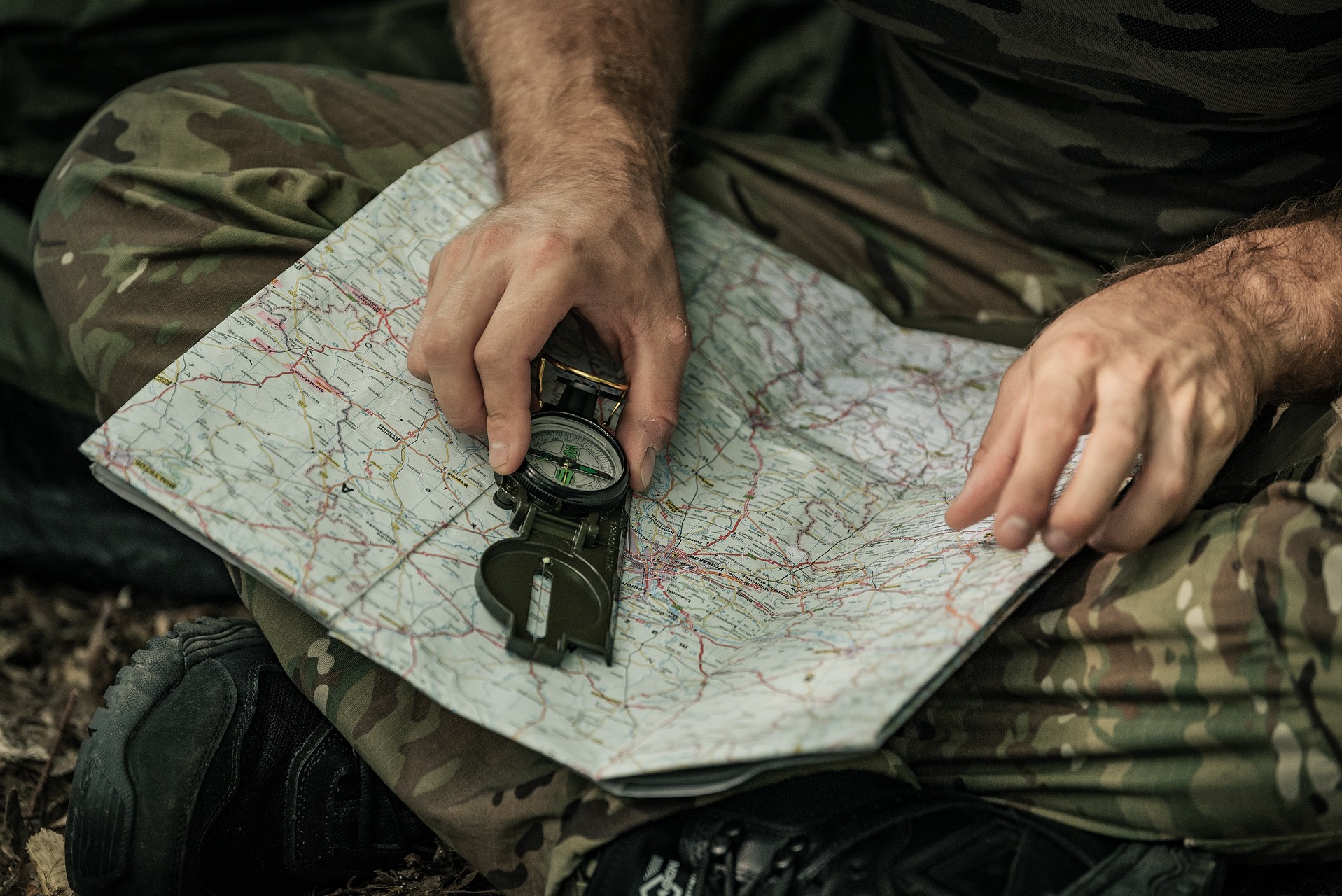 Badger Outdoor - Military Lensatic Bussole