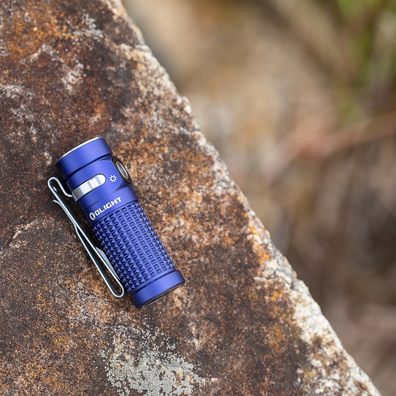 Olight -  Baton 4 - Akku-Taschenlampe 1300 Lumen - Regal Blue