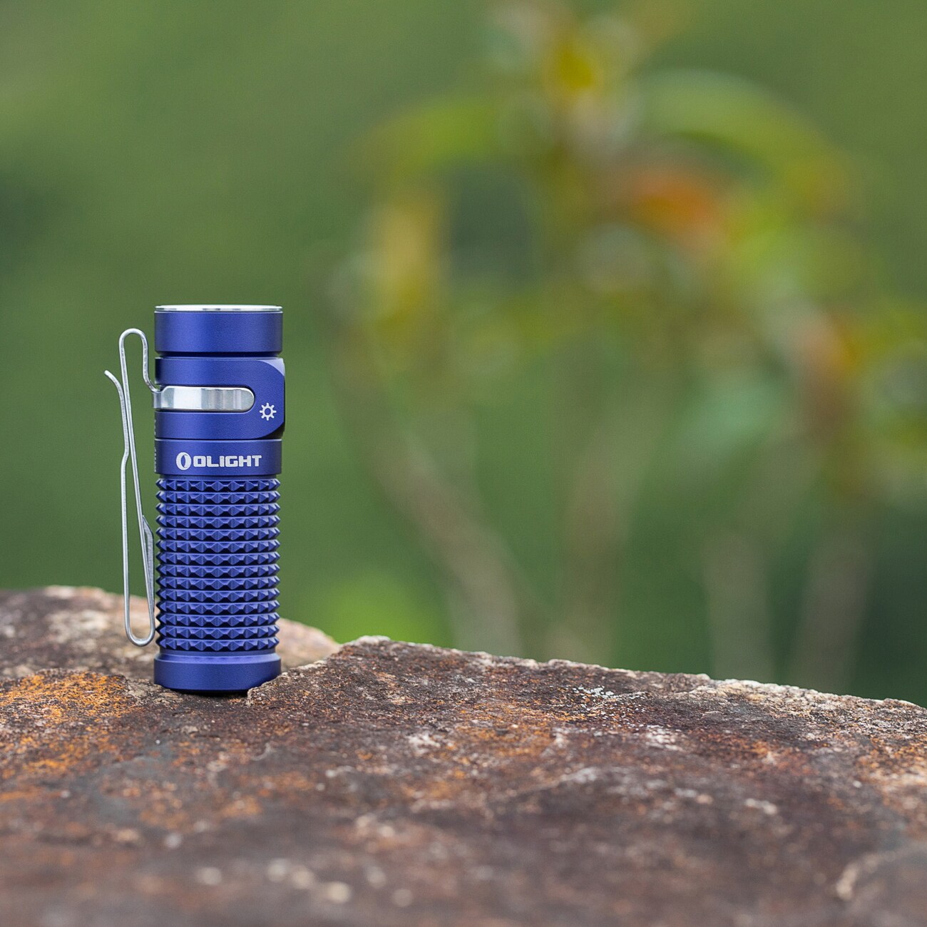 Olight -  Baton 4 - Akku-Taschenlampe 1300 Lumen - Regal Blue
