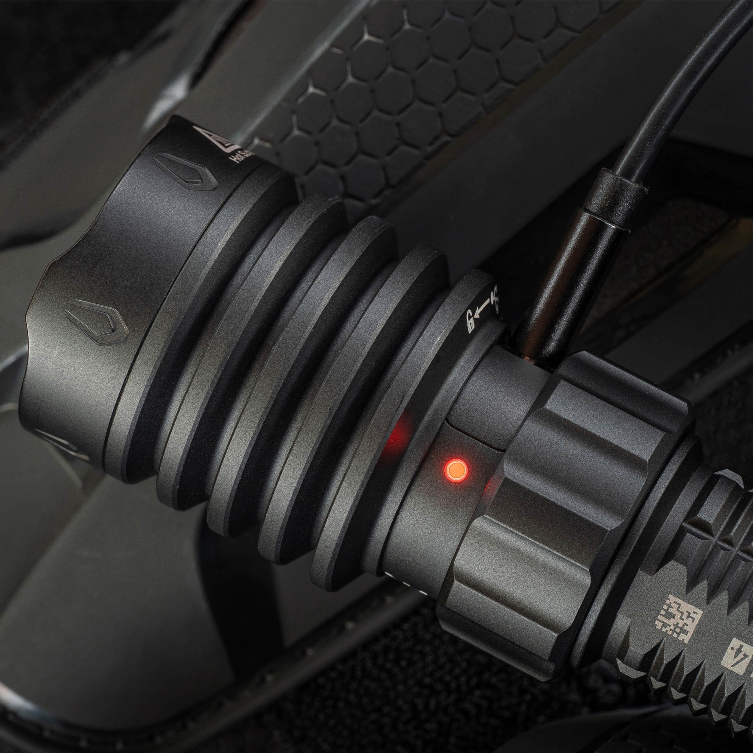 Olight - Warrior X 4 - Taktische Taschenlampe 2600 Lumen - Matte Black