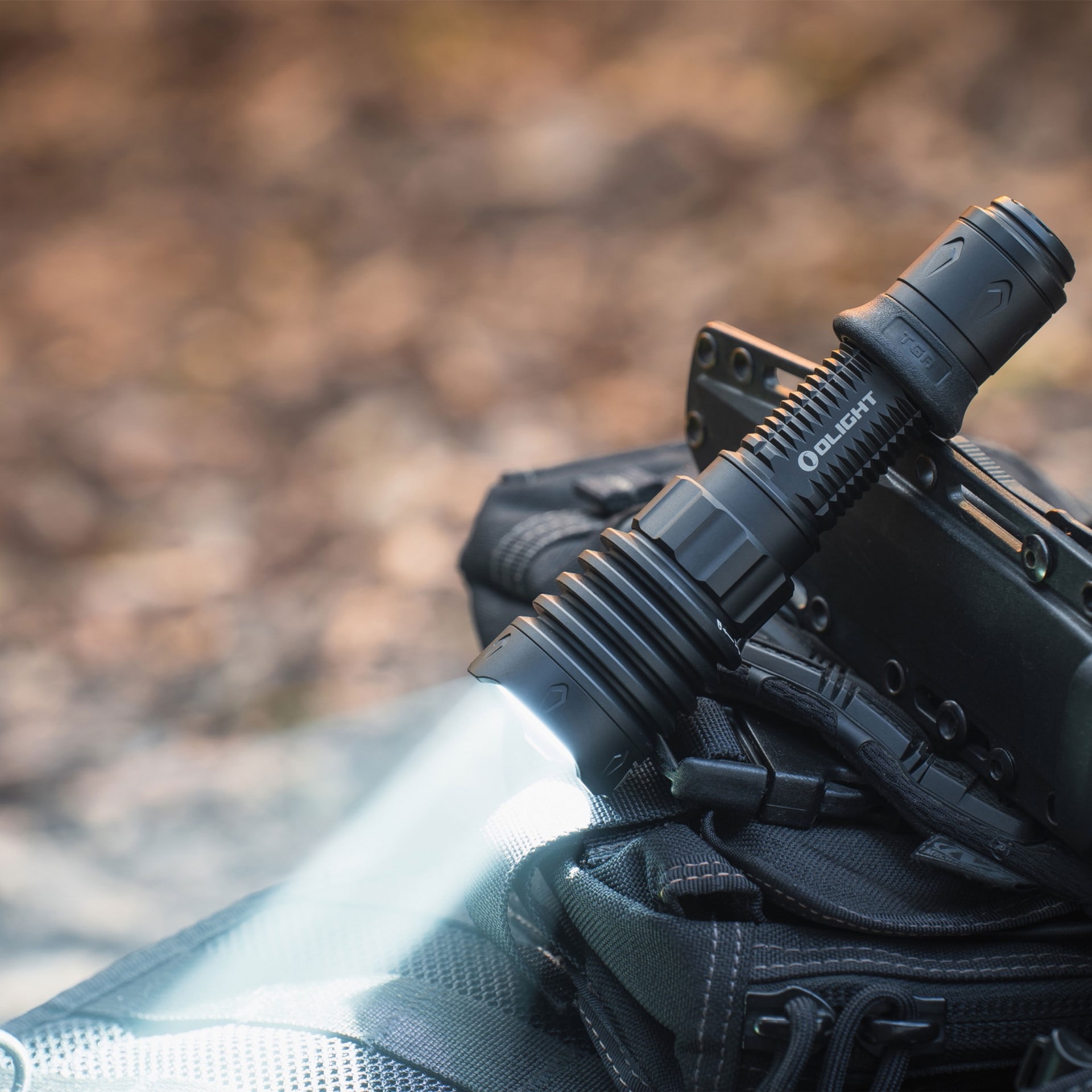 Olight - Warrior X 4 - Taktische Taschenlampe 2600 Lumen - Matte Black