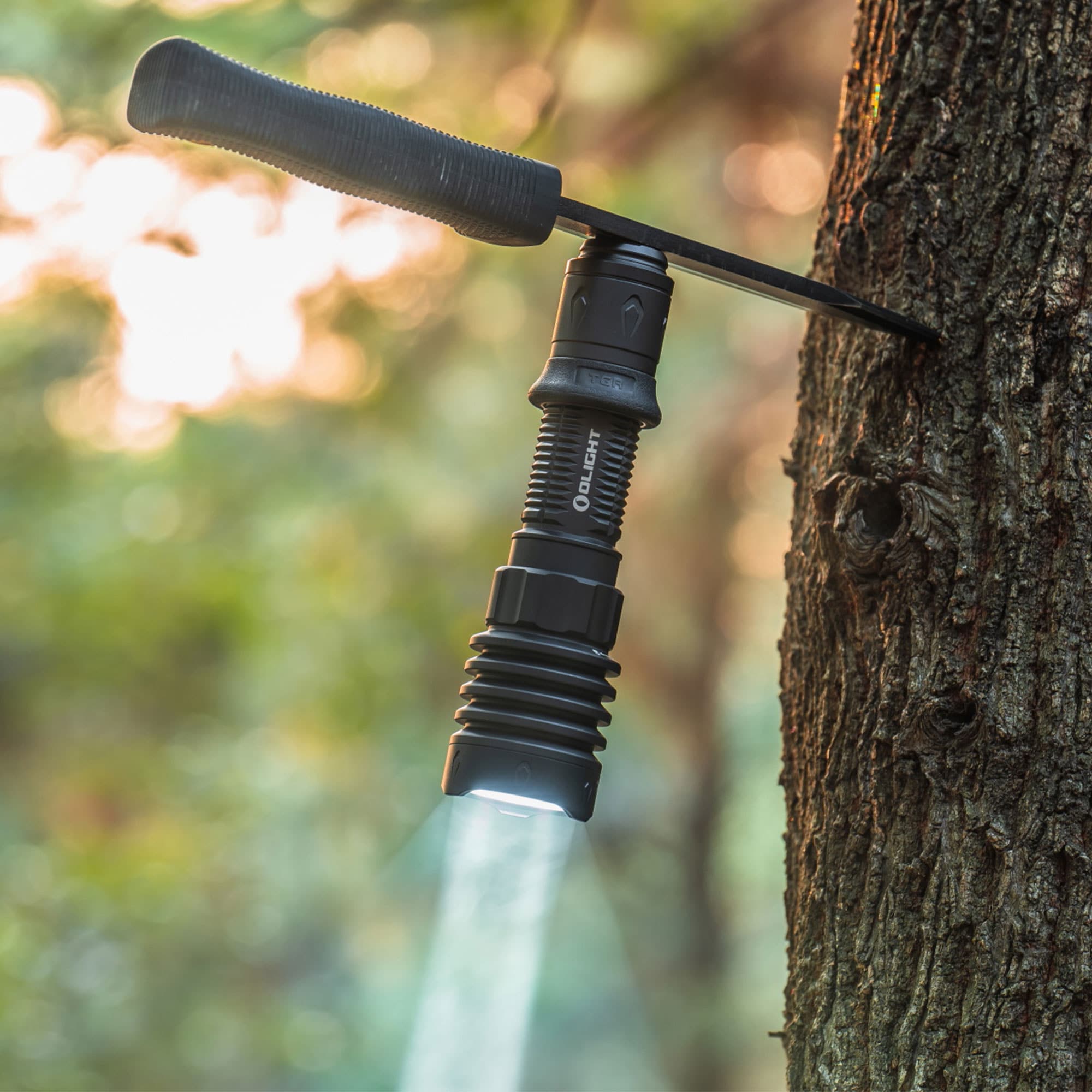 Olight - Warrior X 4 - Taktische Taschenlampe 2600 Lumen - Matte Black