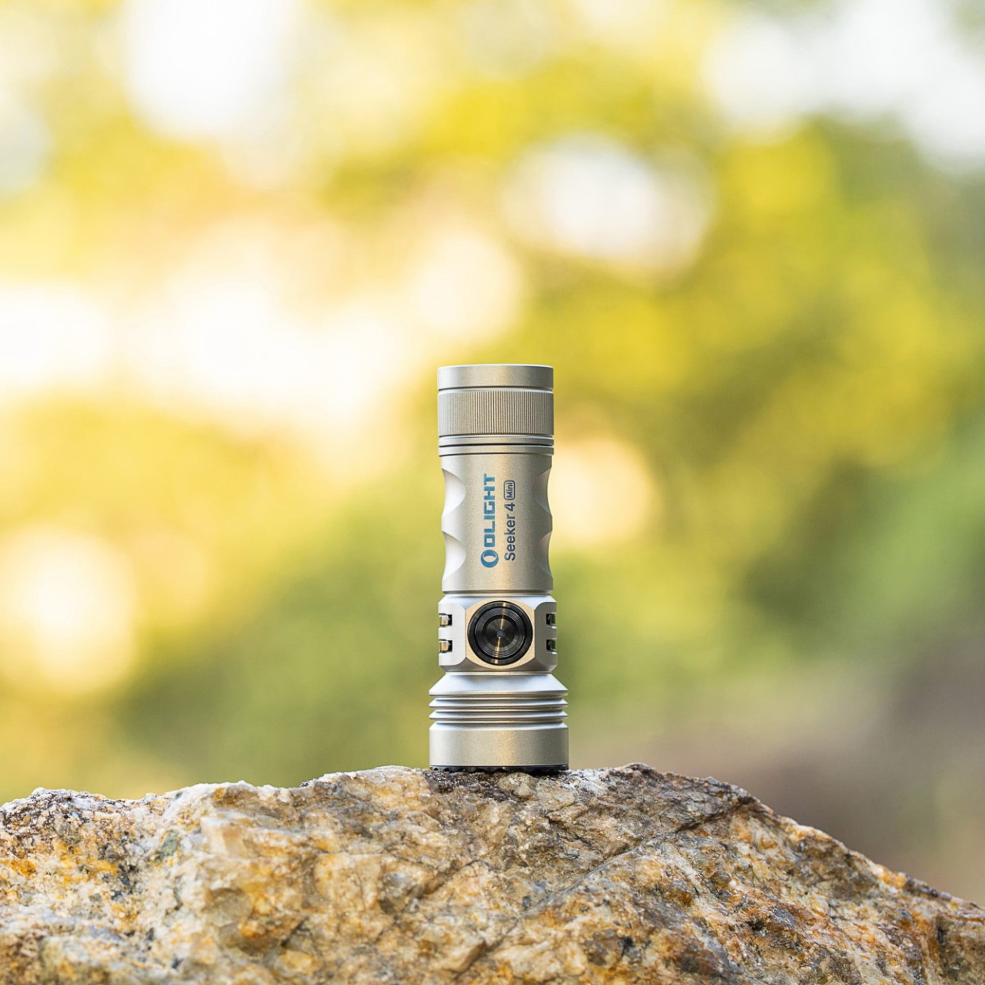 Olight - Seeker 4 Mini Cool White - Taktische Taschenlampe Limited Edition Ti - 1200 Lumen
