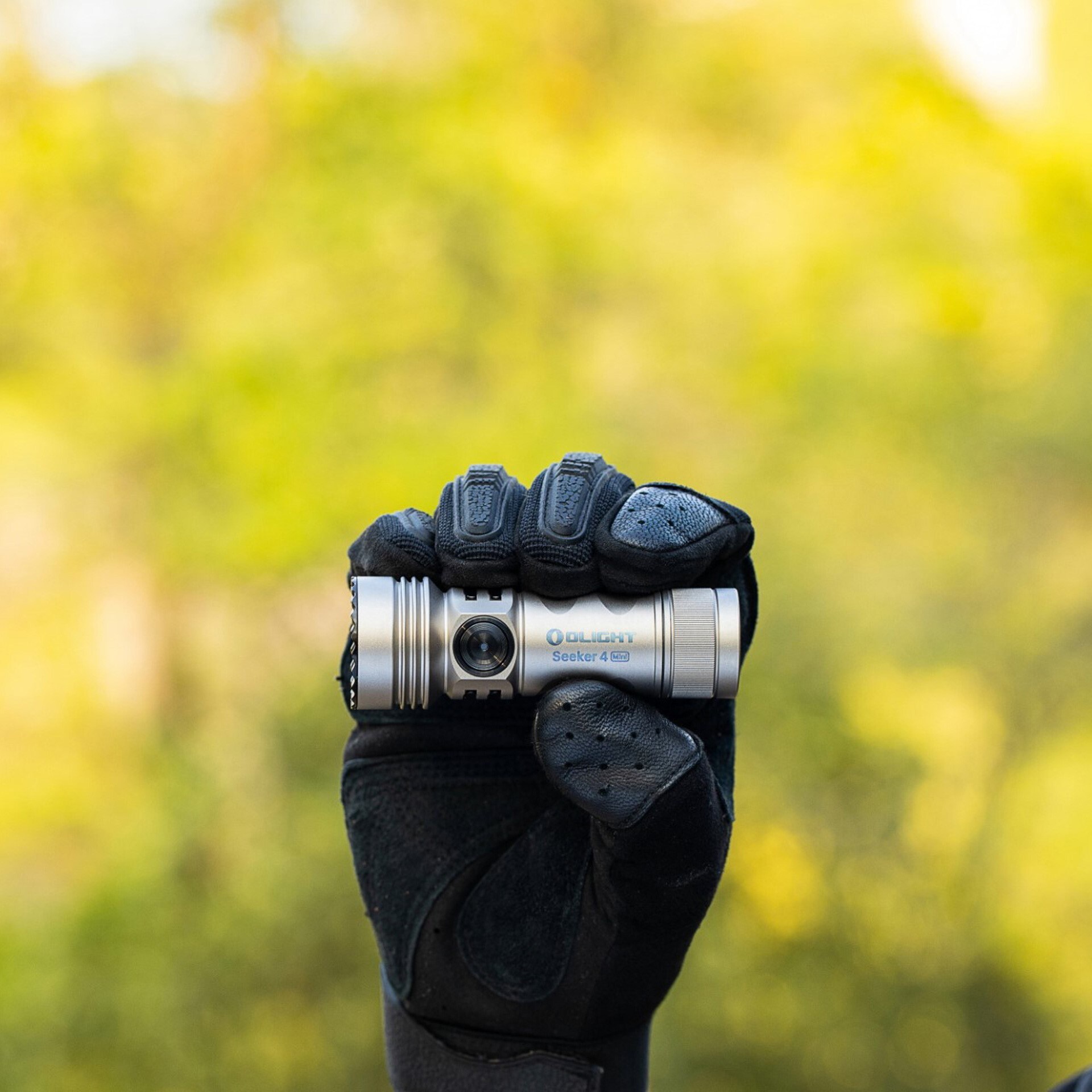 Olight - Seeker 4 Mini Cool White - Taktische Taschenlampe Limited Edition Ti - 1200 Lumen