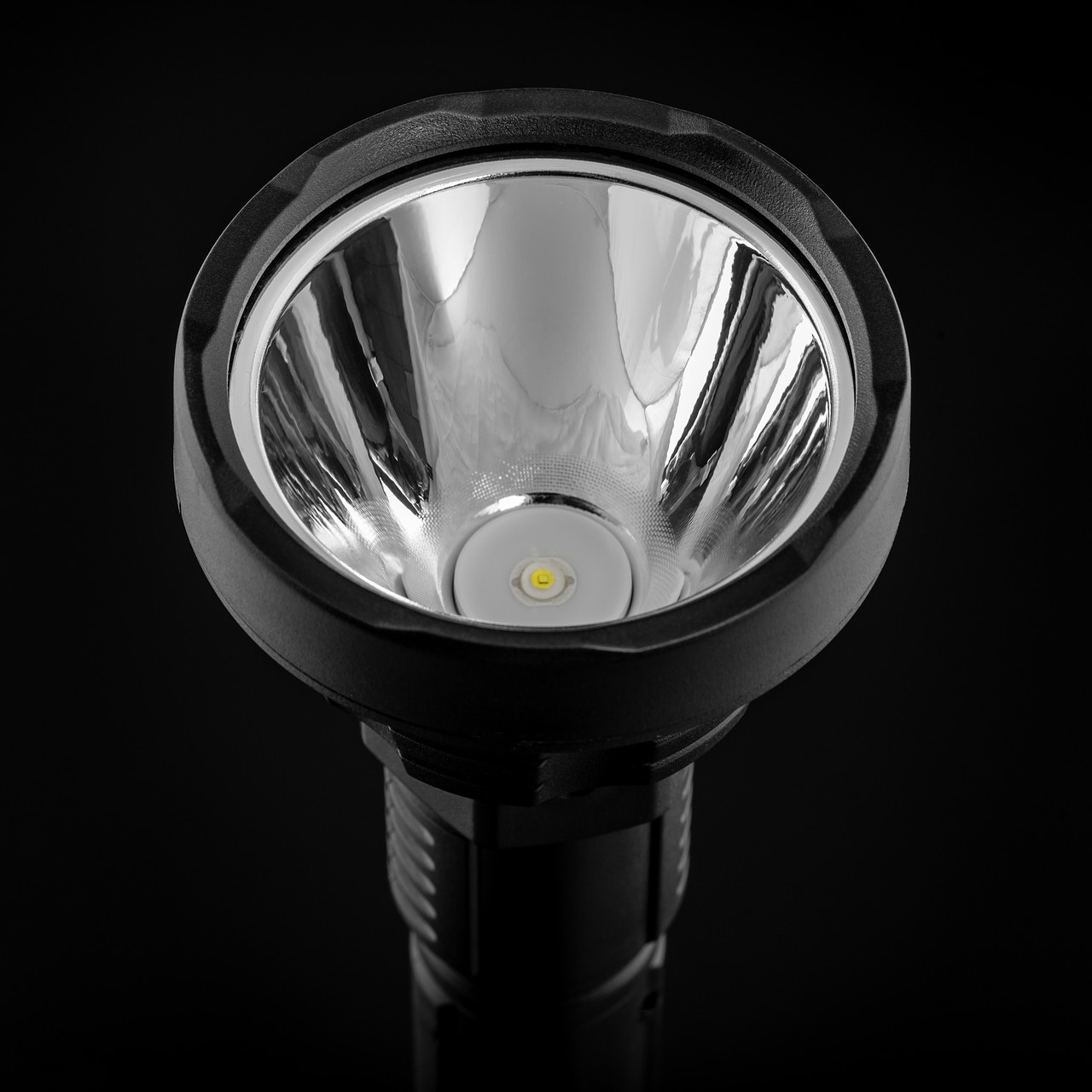 XRG - E500 Thrower Akku Taschenlampe - 1200 Lumen