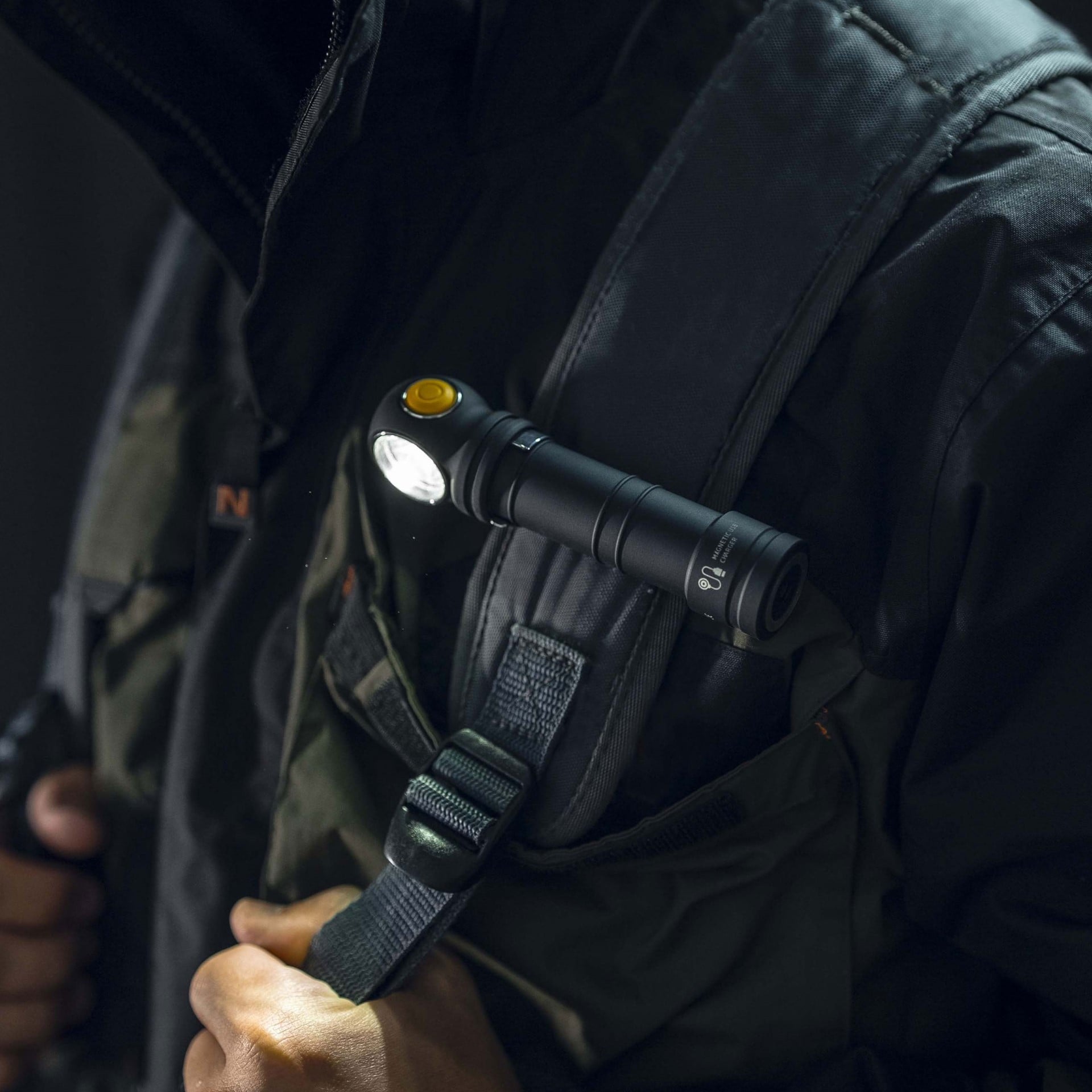 Armytek - Kopf- und Winkeltaschenlampe Wizard C2 Pro MAX LR White - 4150 Lumen