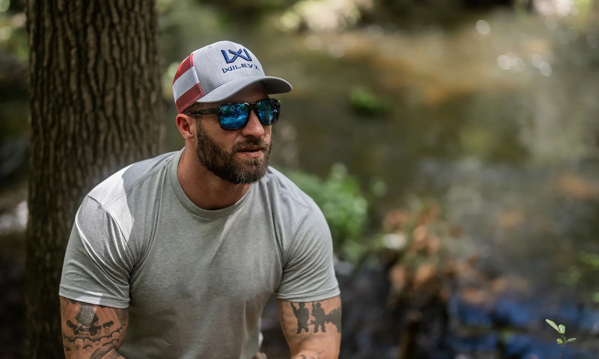 Wiley X Trek Sonnenbrille - Captivate Polarized Blue Mirror/Gloss Crystal Dark Grey