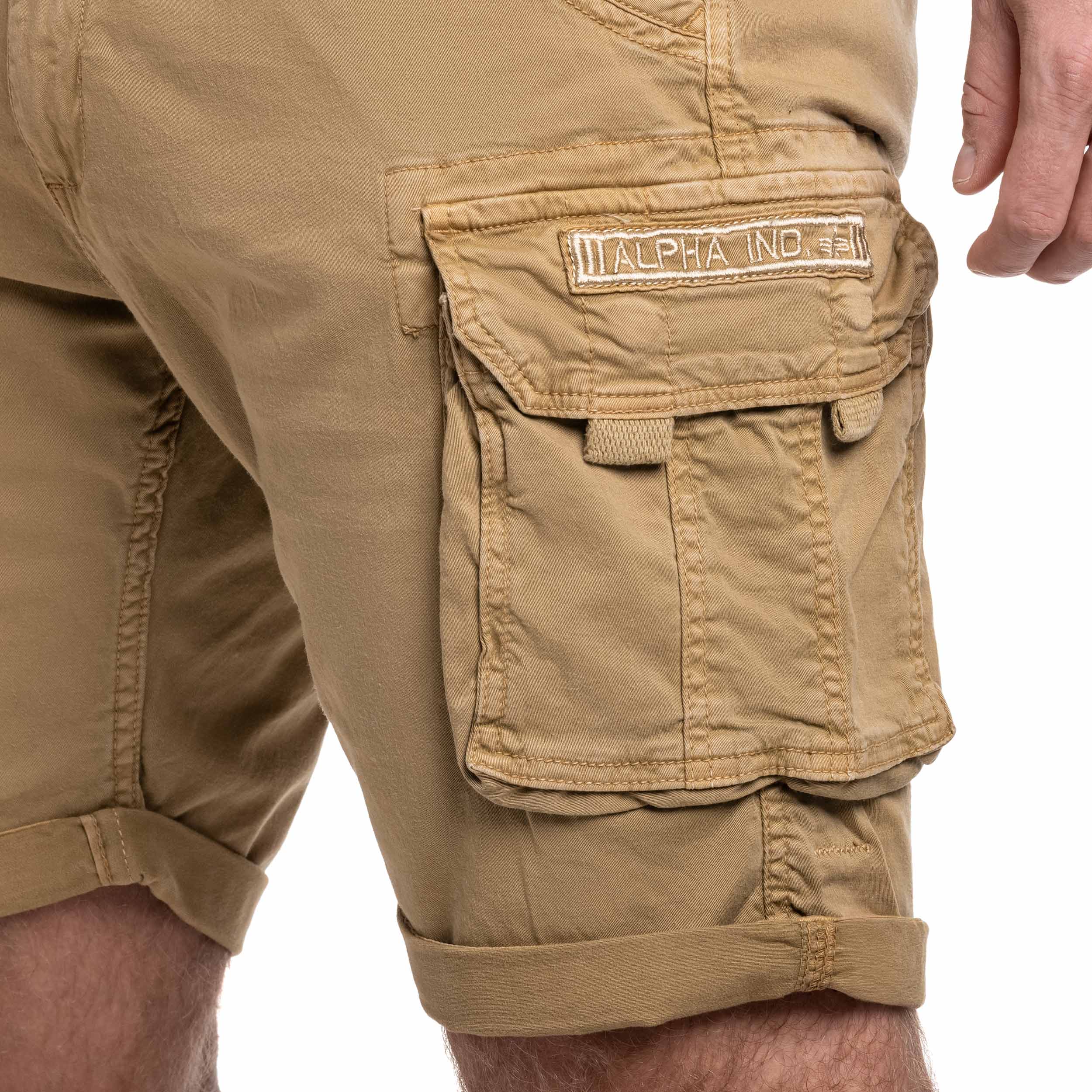 Alpha Industries - Crew Short - Shorts - Khaki