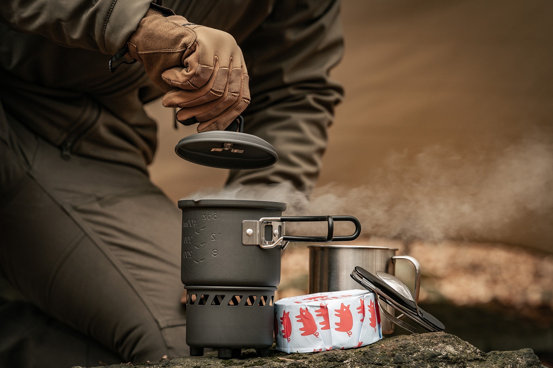 Esbit - Cookset - Trockenbrennstoff-Reisekocher mit Topf - 585 ml