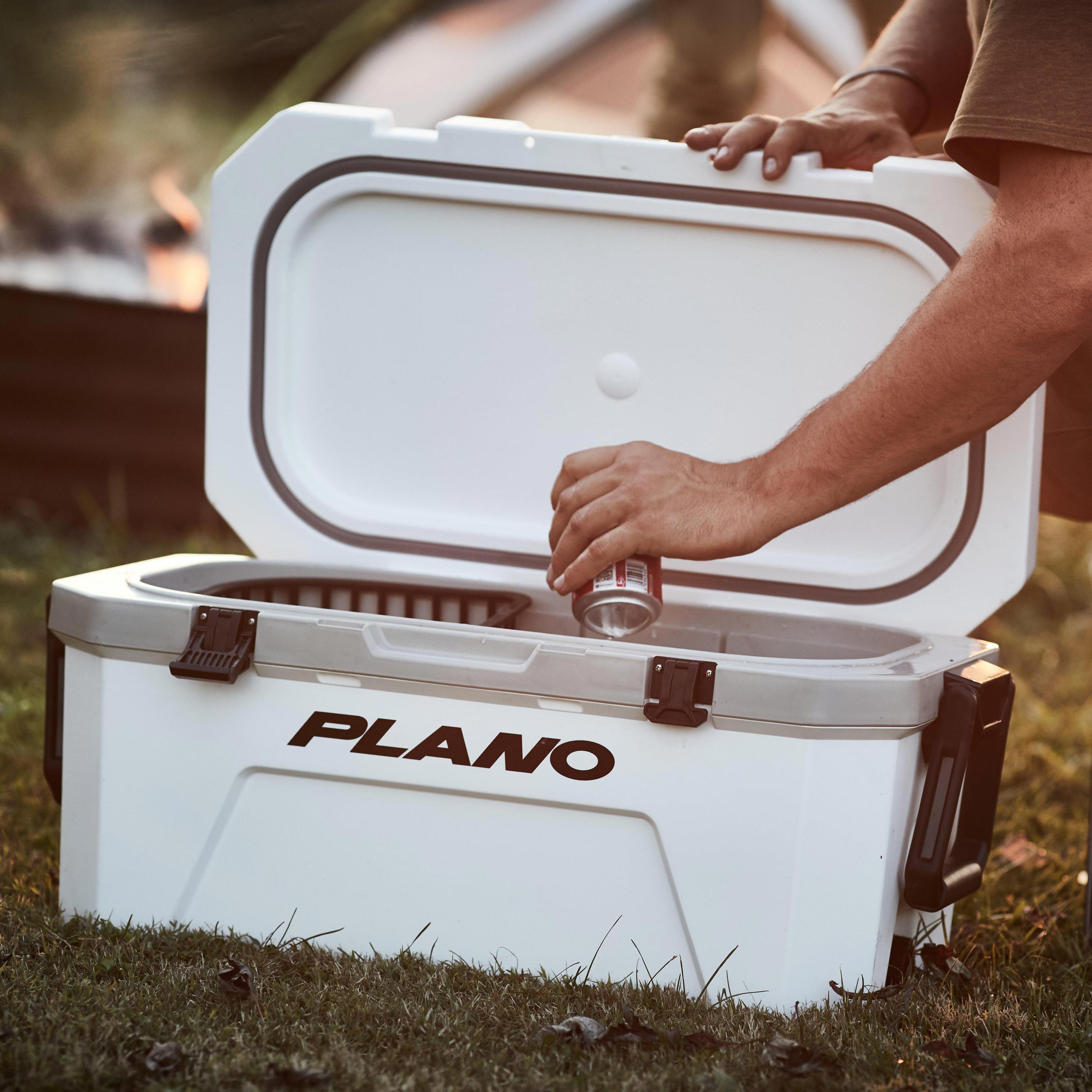 Plano - Passiver Camping Kühlschrank Outdoors Frost Cooler 30 L - White