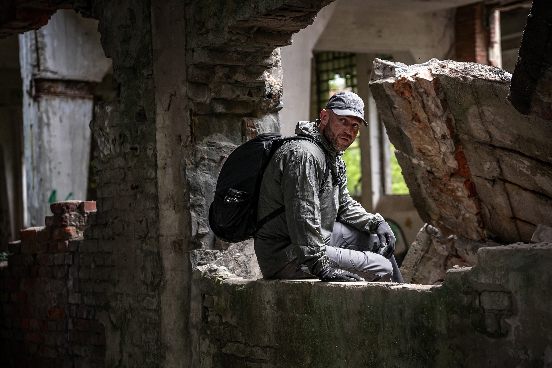 Helikon - Bail Out Bag Fluchtrucksack 25 l Black - mit Ausrüstung