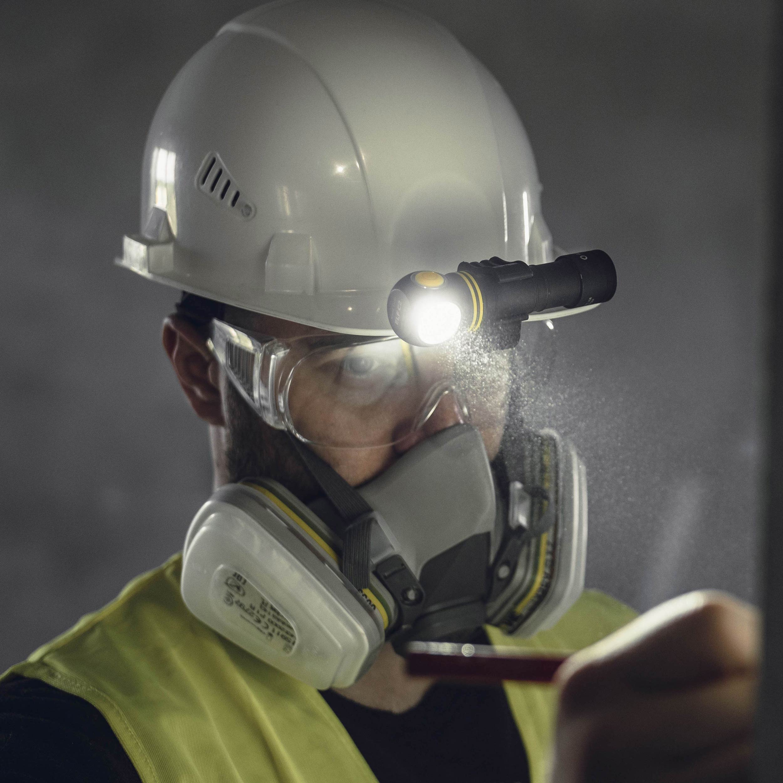 Armytek - Elf C2 USB-C White 4w1 - Kopf- und Winkeltaschenlampe - 1100 Lumen