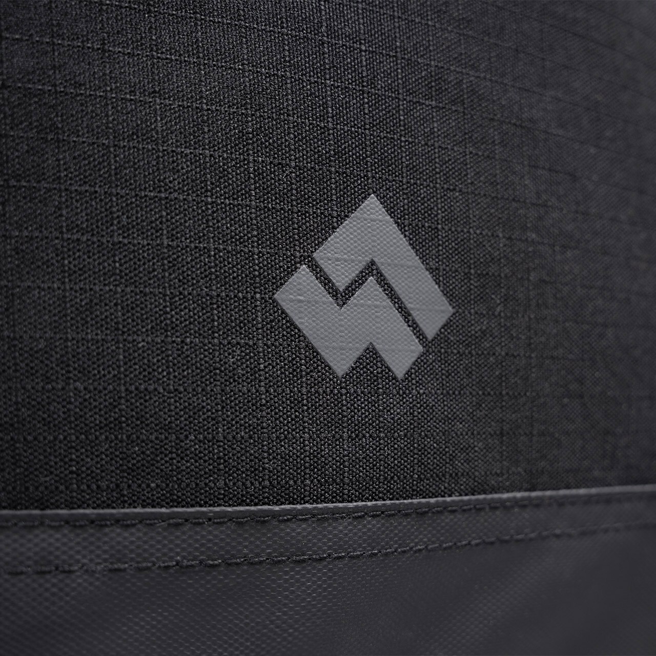 Alpinus - Avila Tasche 60 l - Schwarz