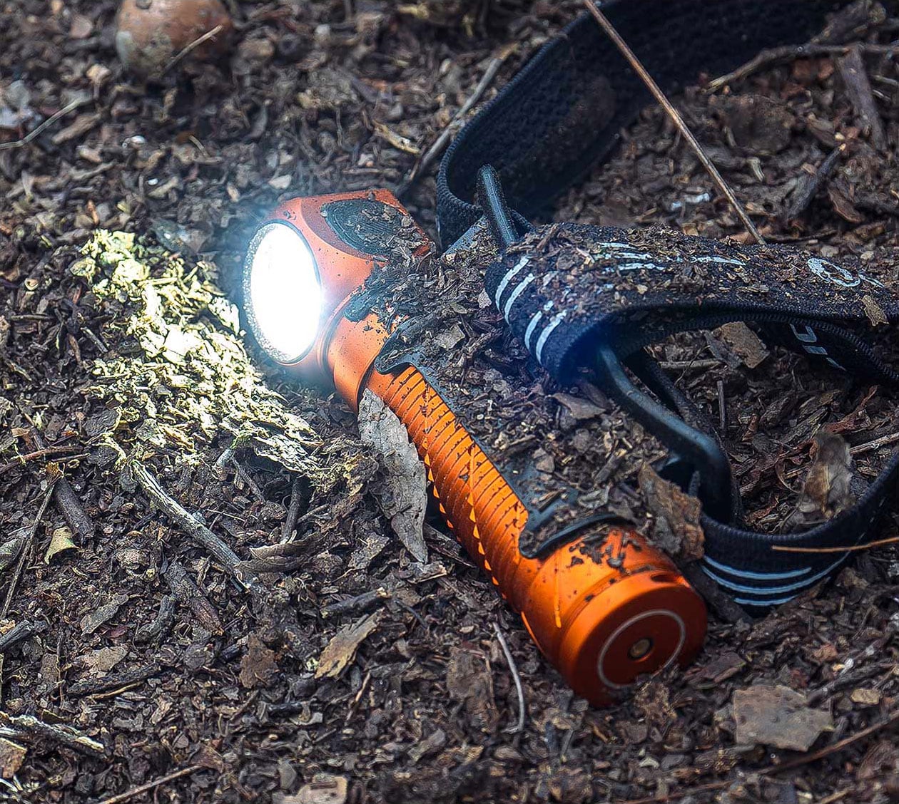 Olight - Perun 3 Orange Kopf- und Winkeltaschenlampe mit Stirnband - 3000 Lumen