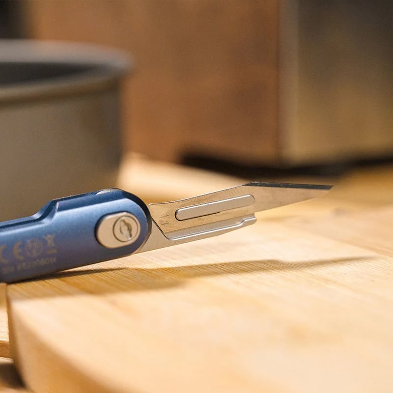 Wuben - E62 Blue taktischer Kugelschreiber mit Taschenlampe - 130 Lumen