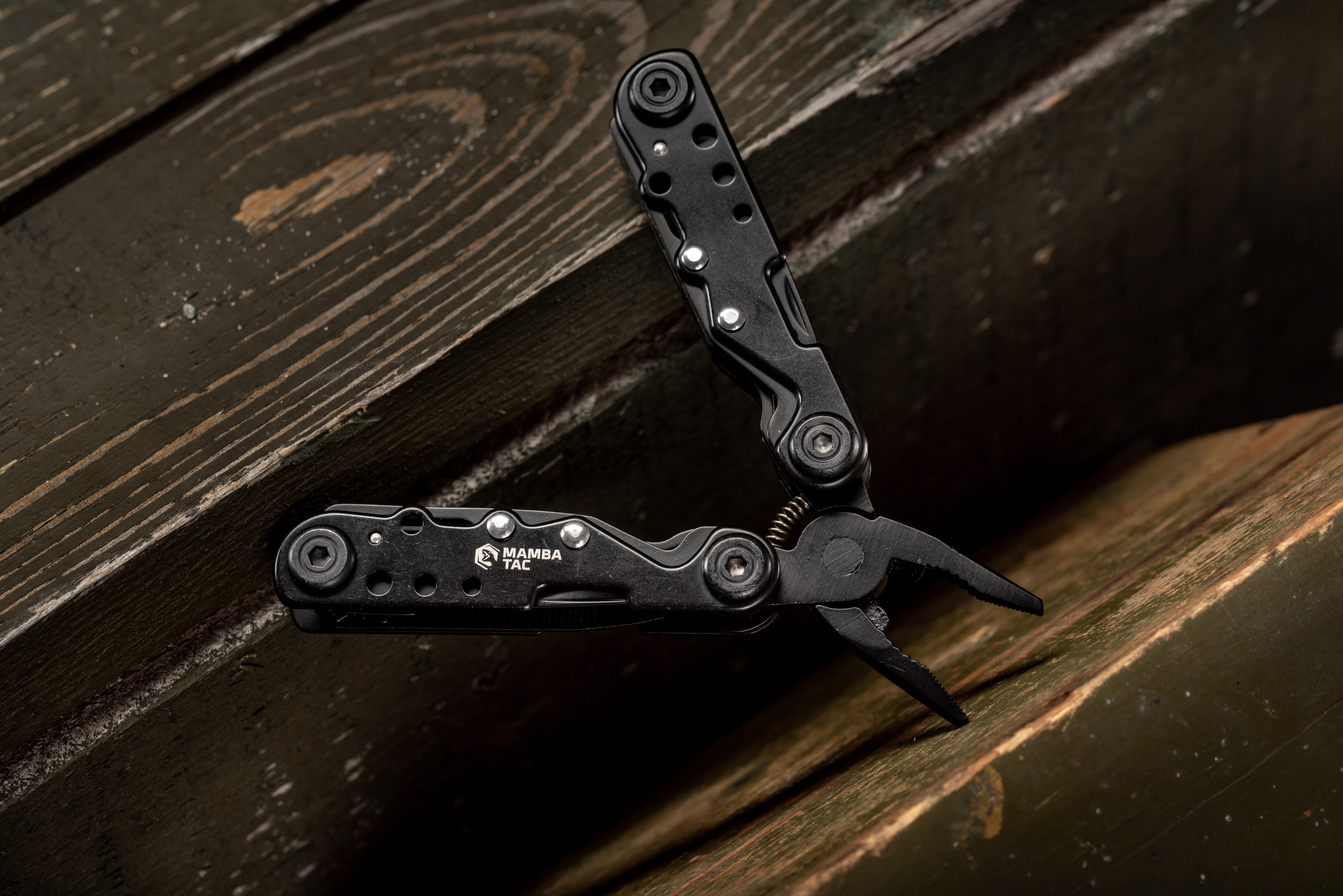 Mamba - Tac Pivot Multitool - Black