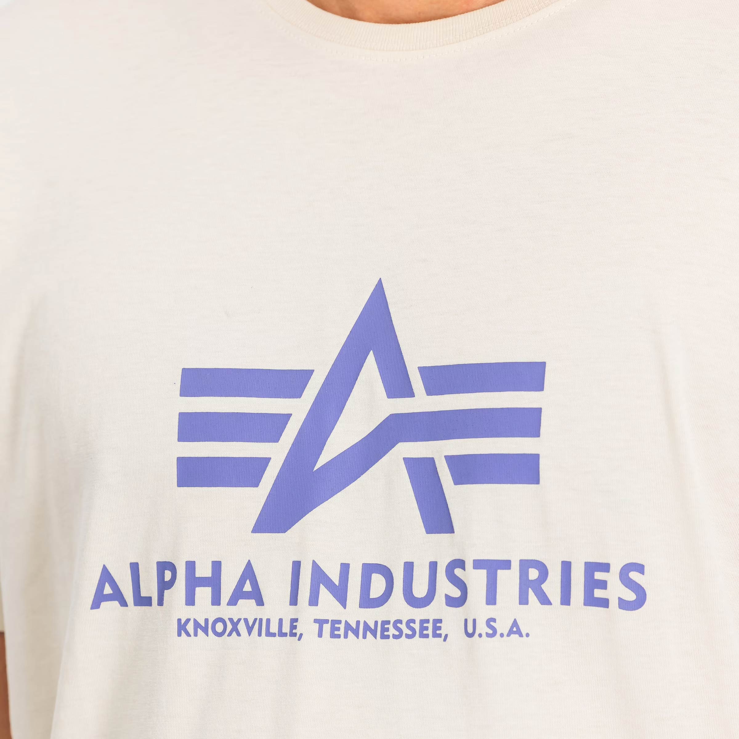 Alpha Industries - Basic T-Shirt - Vintage White/Night Purple