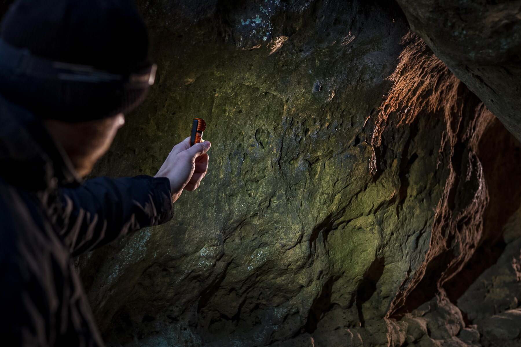 Olight - Perun 3 Mini Premium Cool White Orange - Stirn- und Winkeltaschenlampe mit Stirnband - 1250 Lumen