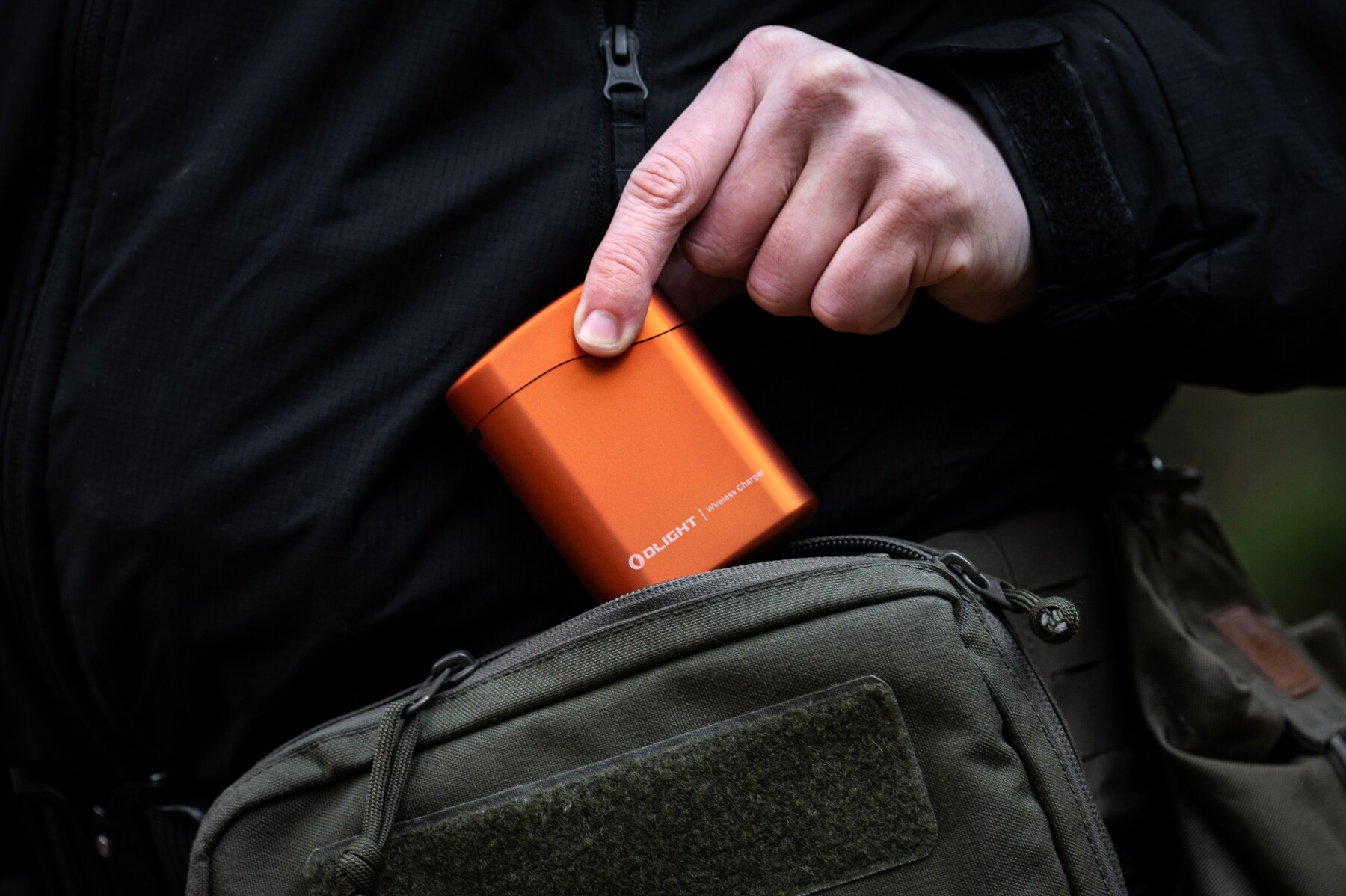 Olight - Perun 3 Mini Premium Cool White Orange - Stirn- und Winkeltaschenlampe mit Stirnband - 1250 Lumen