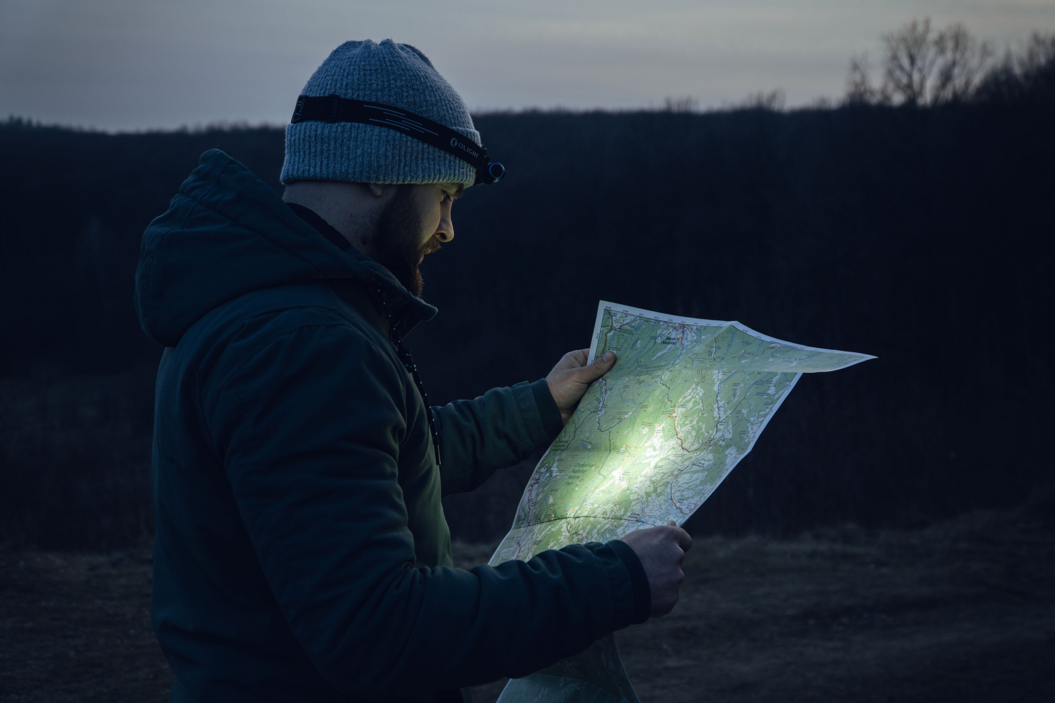 Olight - Perun 3 Mini HCRI Neutral White Black - Kopf- und Winkeltaschenlampe mit Stirnband - 920 Lumen