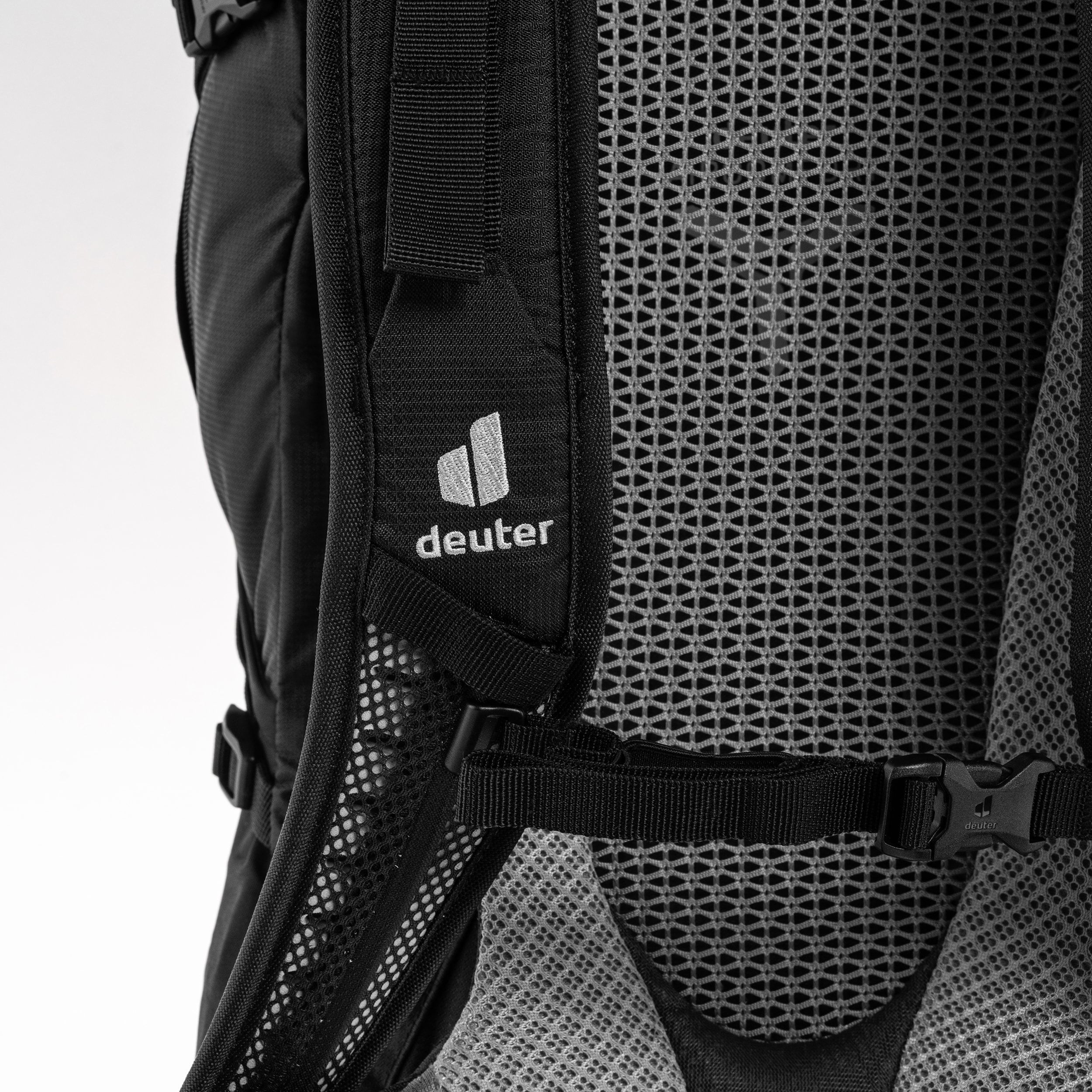 Deuter - Futura Jaypack Pro Rucksack 36 l - Black