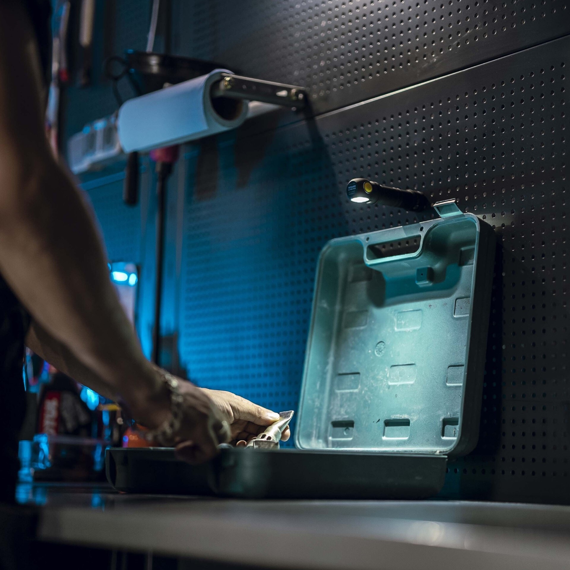 Armytek - Wizard C2 Pro MAX LR White PCB Stirn- und Winkeltaschenlampe - 4150 Lumen