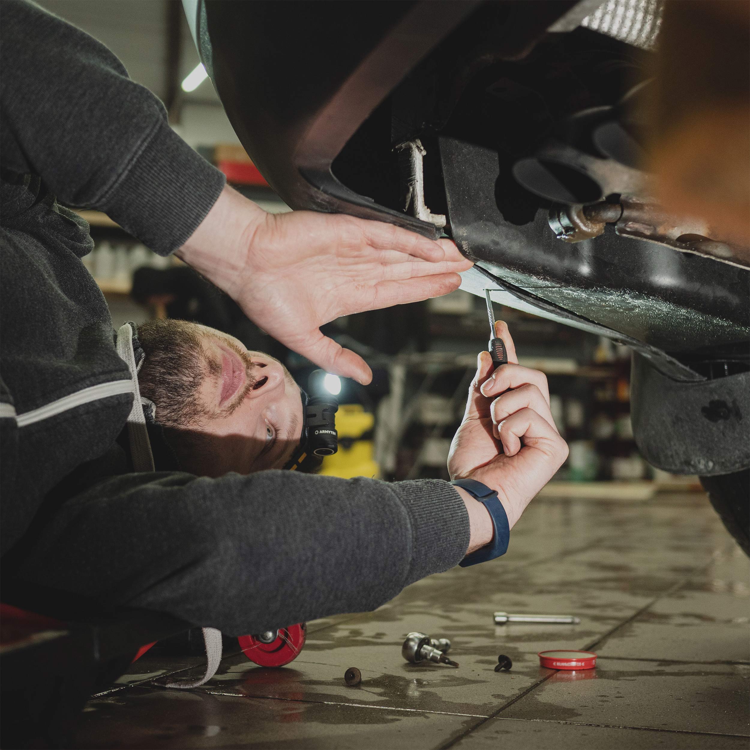 Armytek Wizard - C1 Pro Magnet USB White PCB Stirn- und Winkeltaschenlampe mit Stirnband - 1000 Lumen