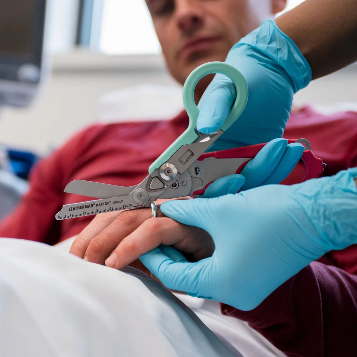 Leatherman - Raptor Rescue South Beach Multitool mit Utility-Holster