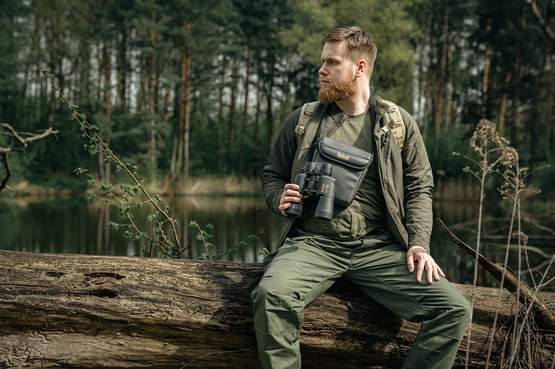 Bushnell - Militär Fernglas Legacy 10-22x50 WTP