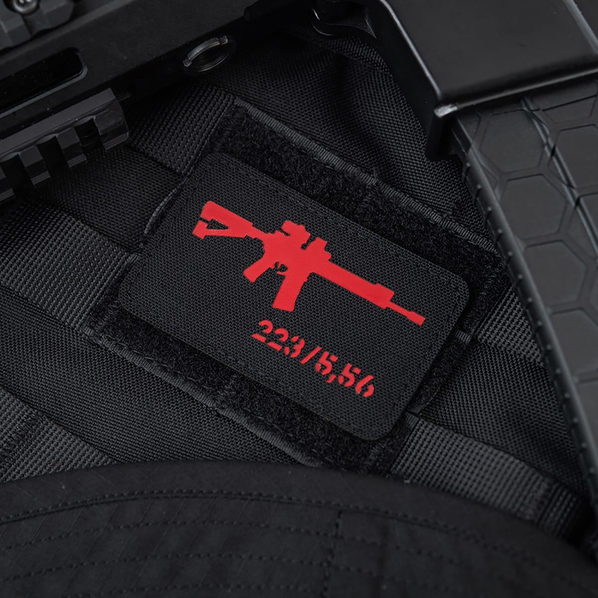 M-Tac - AR-15 223/5,56 Laser Cut - Aufnäher - Black/Red